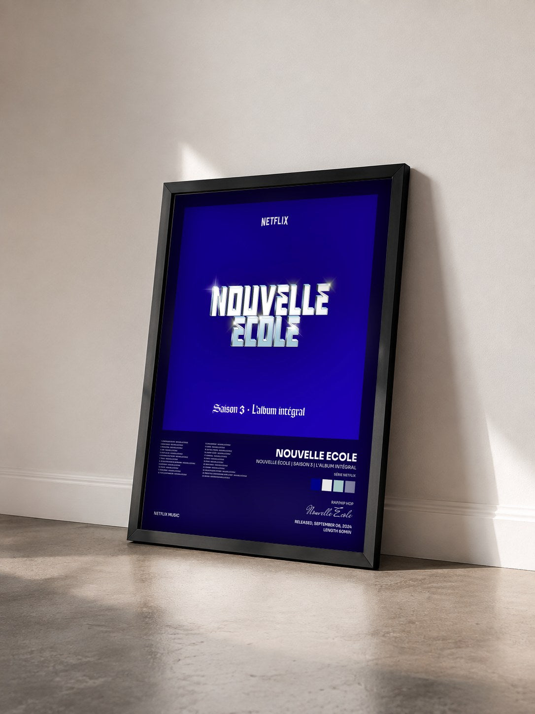 #noir Tableau de l'album Nouvelle École | Saison 3 | L'album Intégral (Série Netflix) de Nouvelle Ecole vu de trois quarts, cadre noir