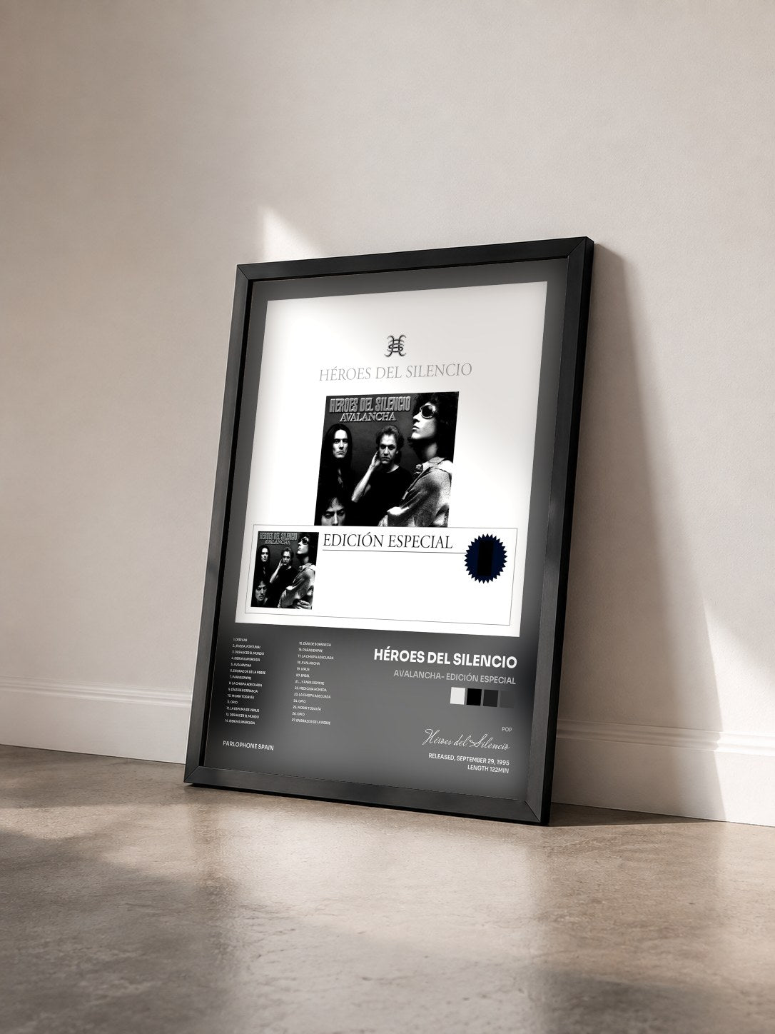 #noir Tableau de l'album Avalancha- Edición Especial de Héroes del Silencio vu de trois quarts, cadre noir