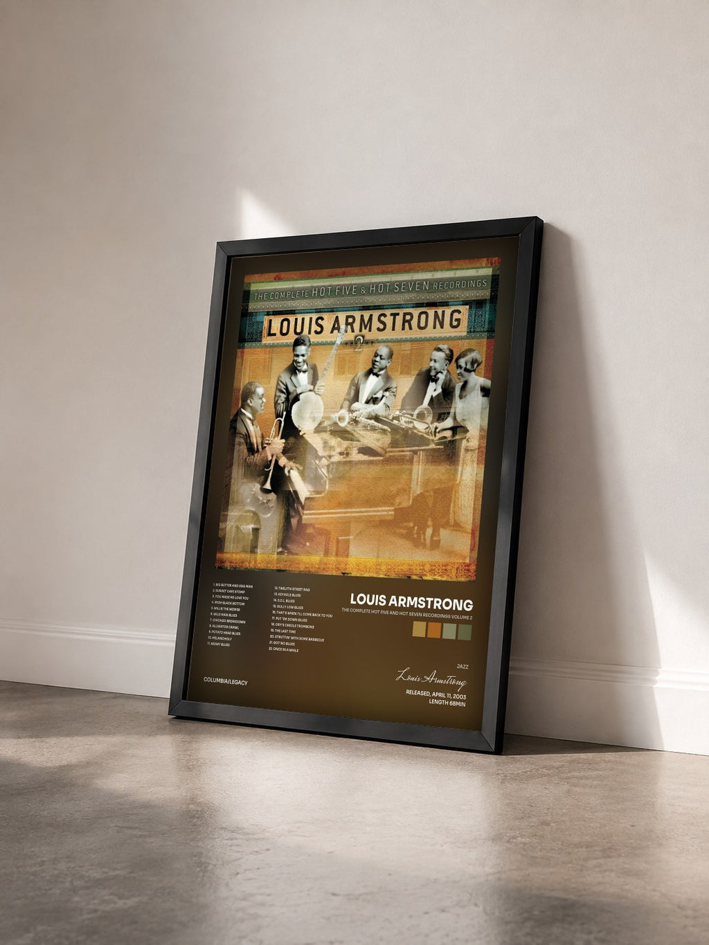 #noir Tableau de l'album The Complete Hot Five And Hot Seven Recordings Volume 2 de Louis Armstrong vu de trois quarts, cadre noir