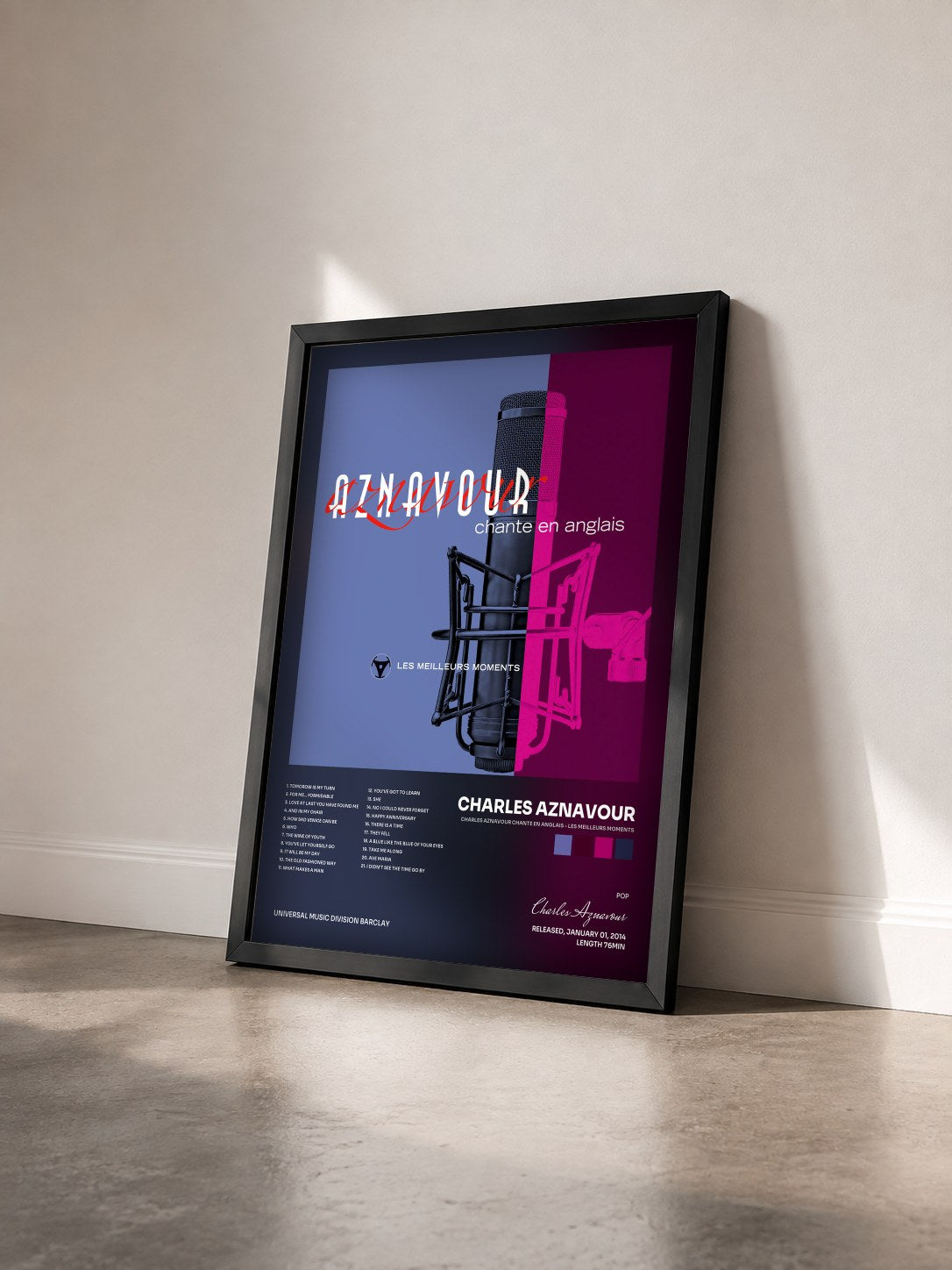 #noir Tableau de l'album Charles Aznavour chante en anglais - Les meilleurs moments de Charles Aznavour vu de trois quarts, cadre noir