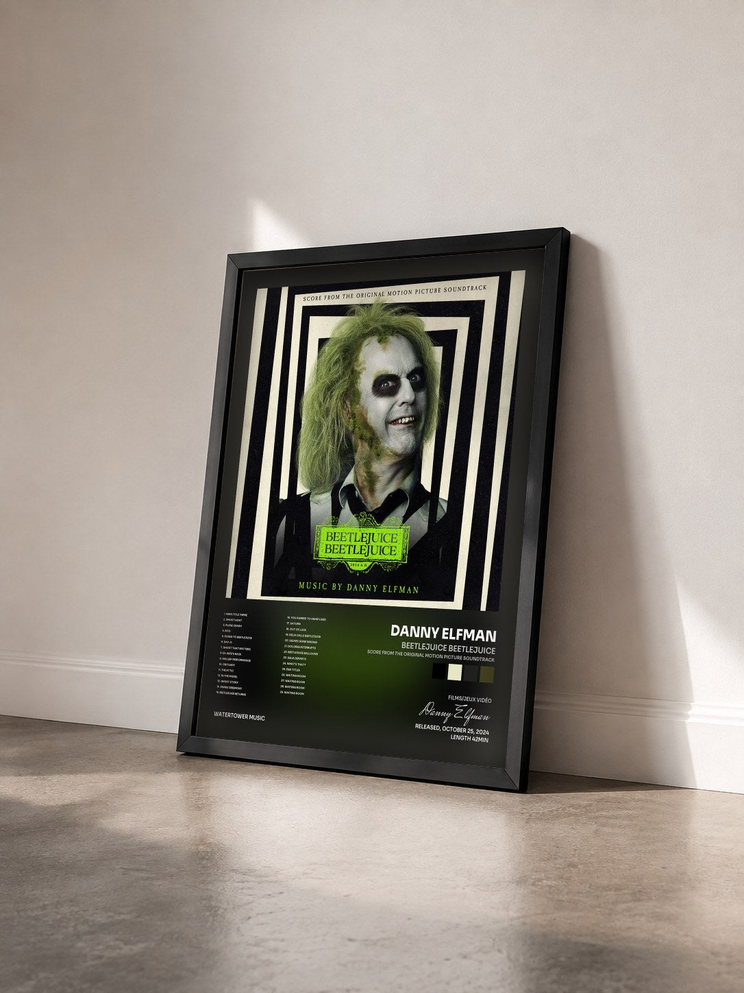 #noir Tableau de l'album Beetlejuice Beetlejuice (Score from the Original Motion Picture Soundtrack) de Danny Elfman vu de trois quarts, cadre noir
