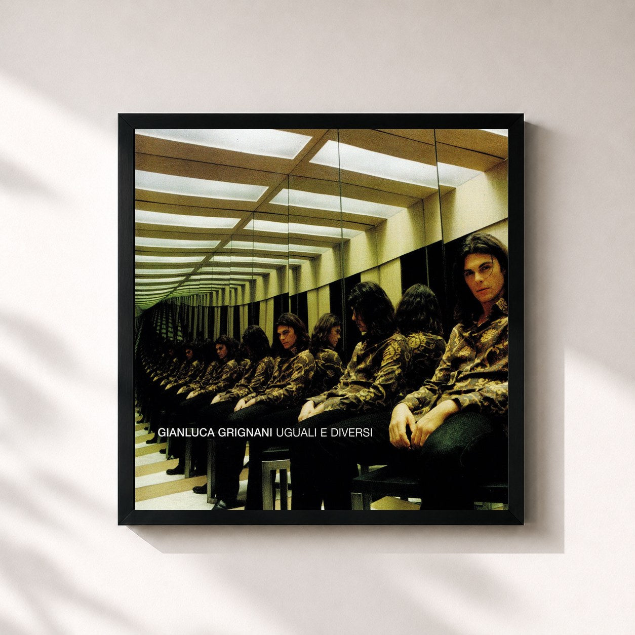 #noir Tableau carré de l'album Uguali E Diversi (20th Anniversary / Remastered 2022) de Gianluca Grignani, cadre noir 32x32 cm
