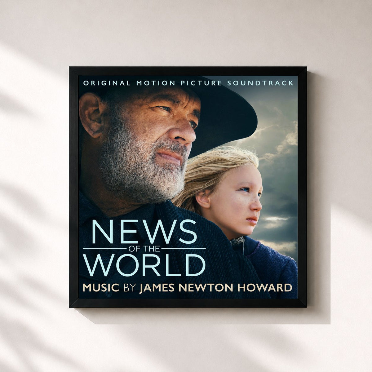 #noir Tableau carré de l'album News Of The World (Original Motion Picture Soundtrack) de James Newton Howard, cadre noir 32x32 cm