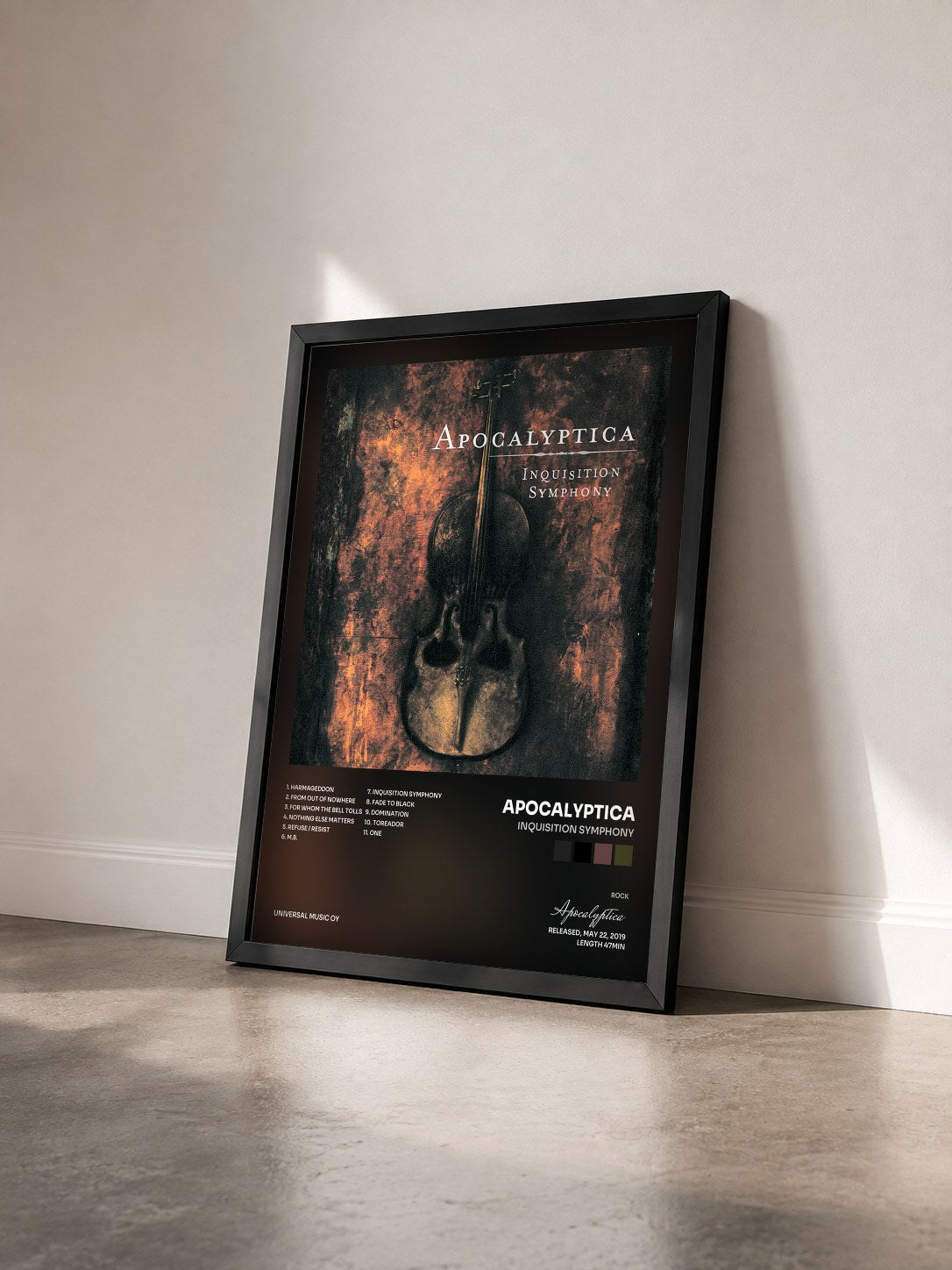 #noir Inquisition Symphony di Apocalyptica in stampa incorniciata vista di tre quarti, cornice nera