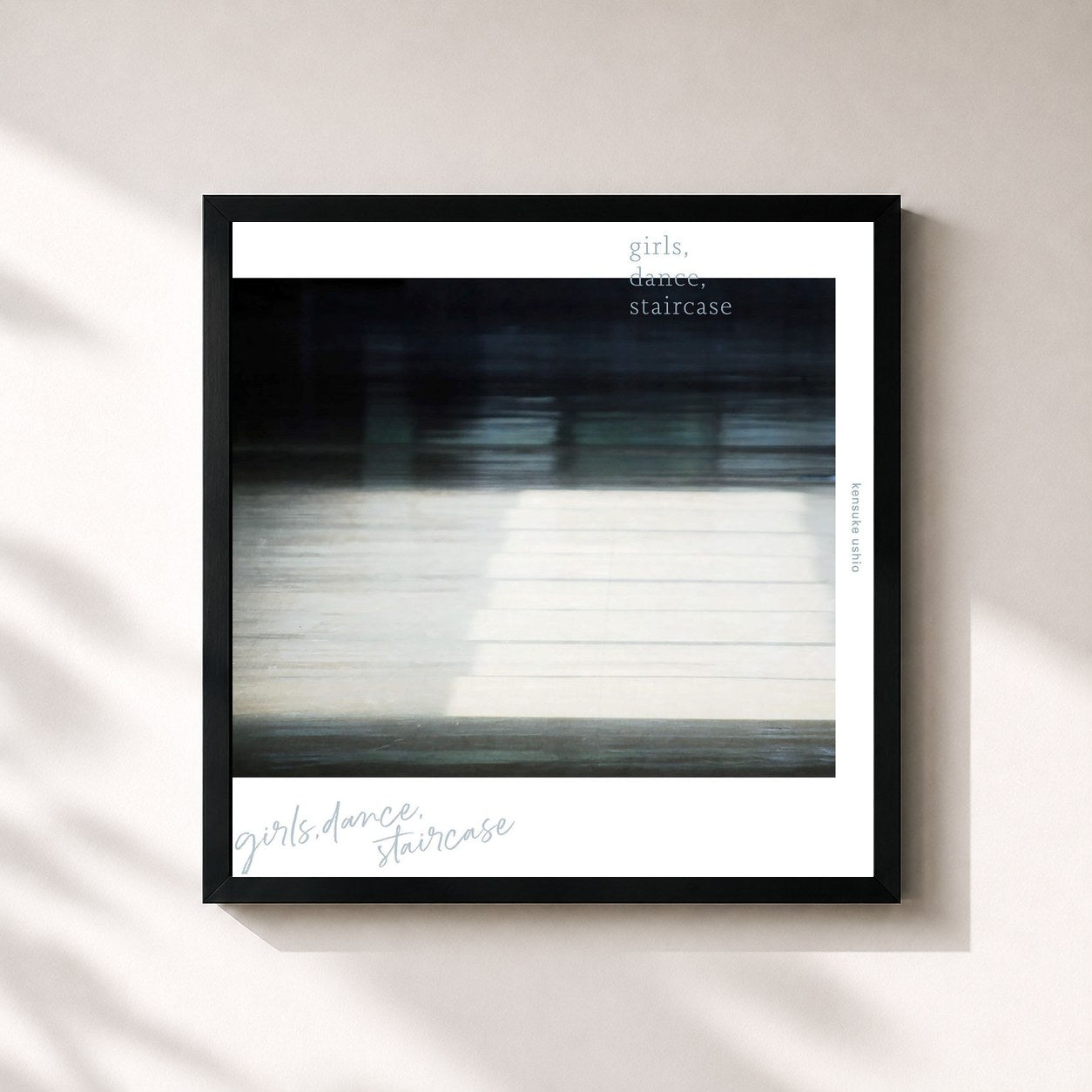 #noir Tableau carré de l'album 映画『リズと青い鳥』オリジナルサウンドトラック「girls,dance,staircase」 de kensuke ushio, cadre noir 32x32 cm