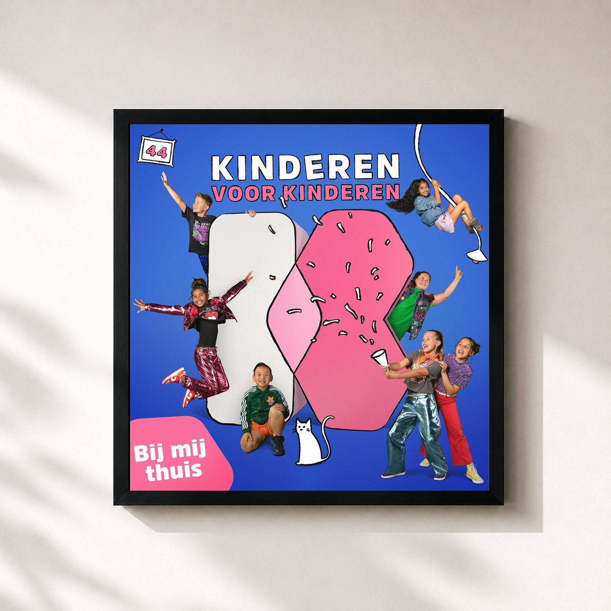 #noir Tableau carré de l'album 44 - Bij mij thuis de Kinderen Voor Kinderen, cadre noir 32x32 cm