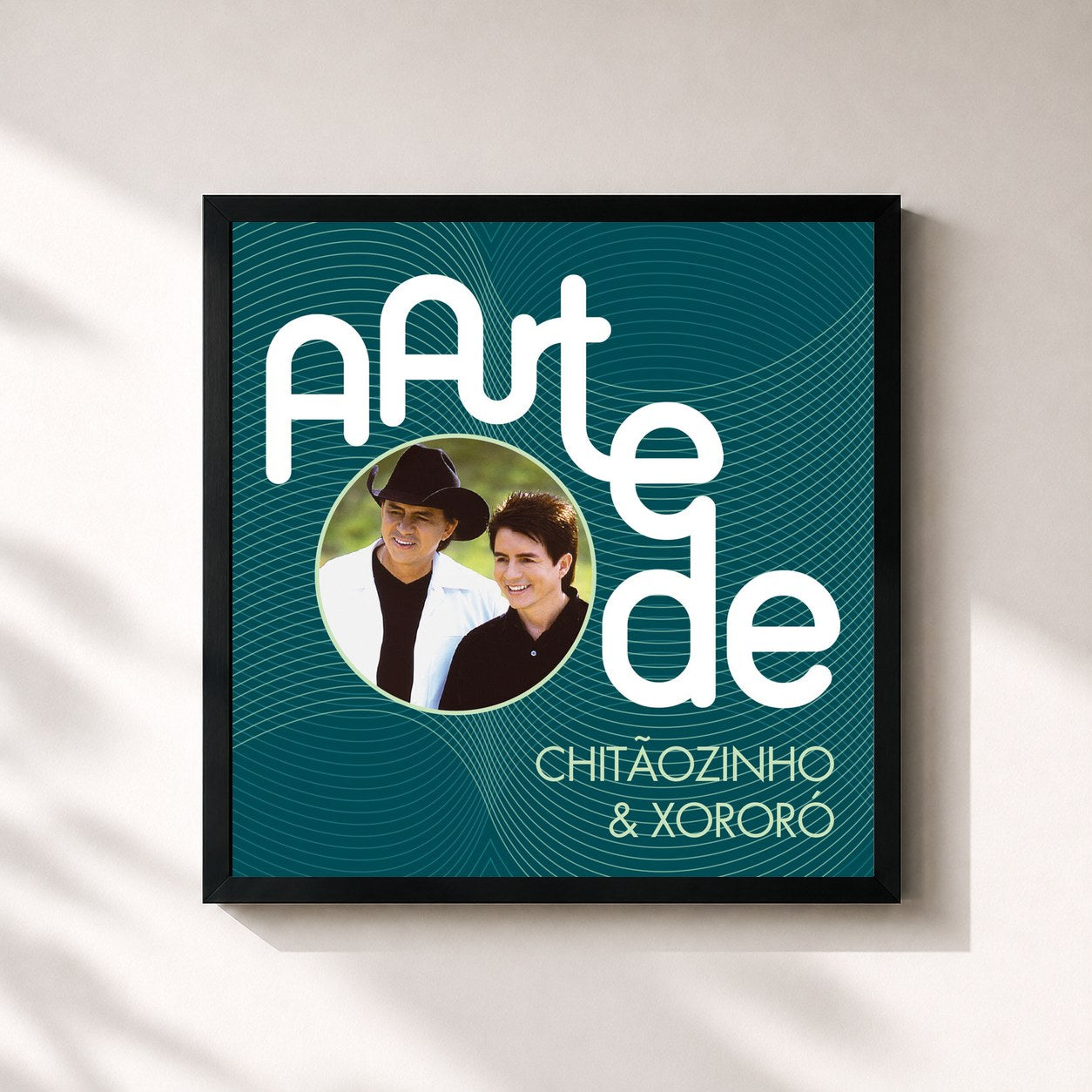 #noir Tableau carré de l'album A Arte De Chitãozinho & Xororó de Chitãozinho & Xororó, cadre noir 32x32 cm