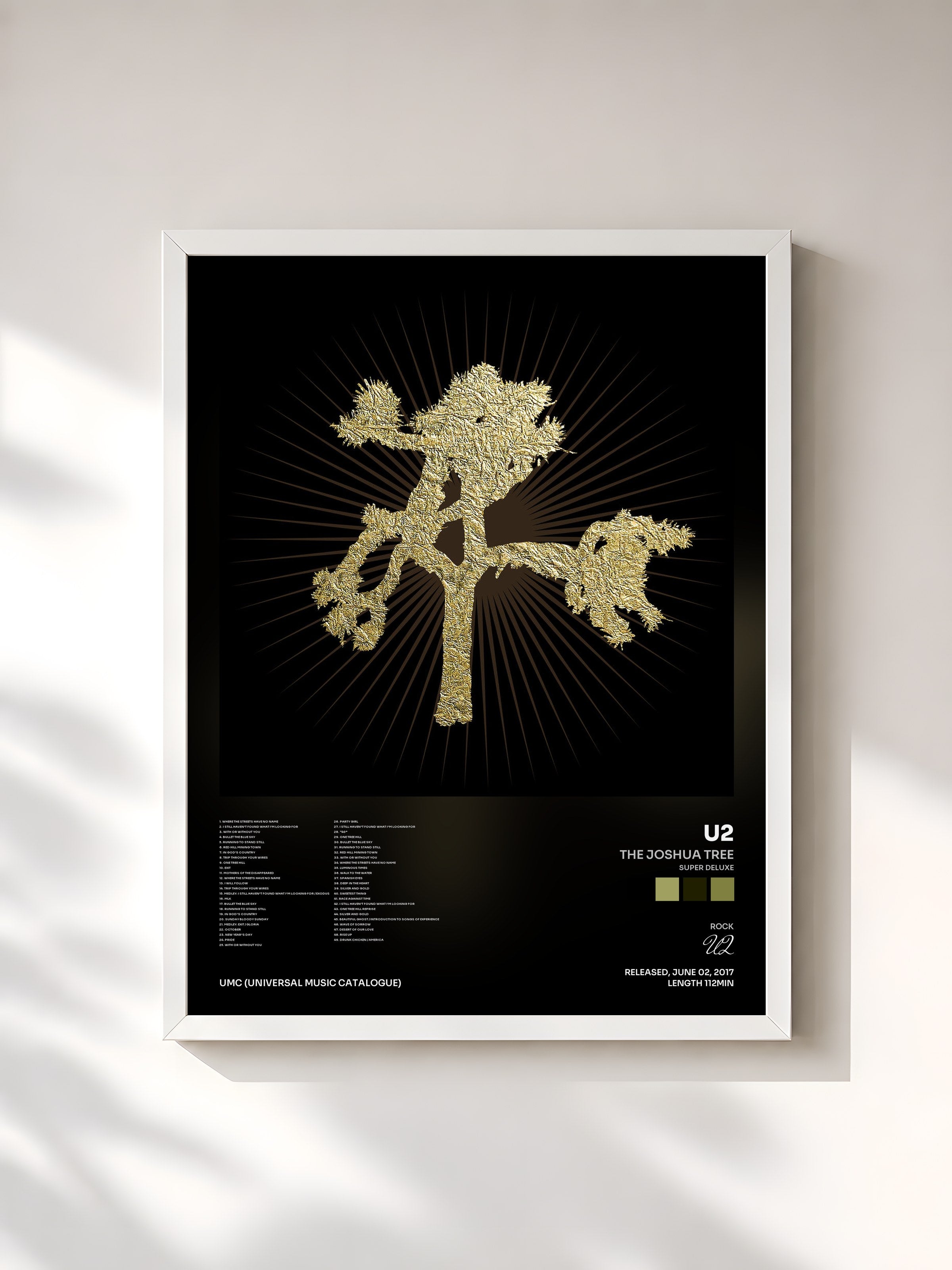 #blanc The Joshua Tree (Super Deluxe) de U2 en lámina enmarcada, marco blanco, impresa y enmarcada en Francia