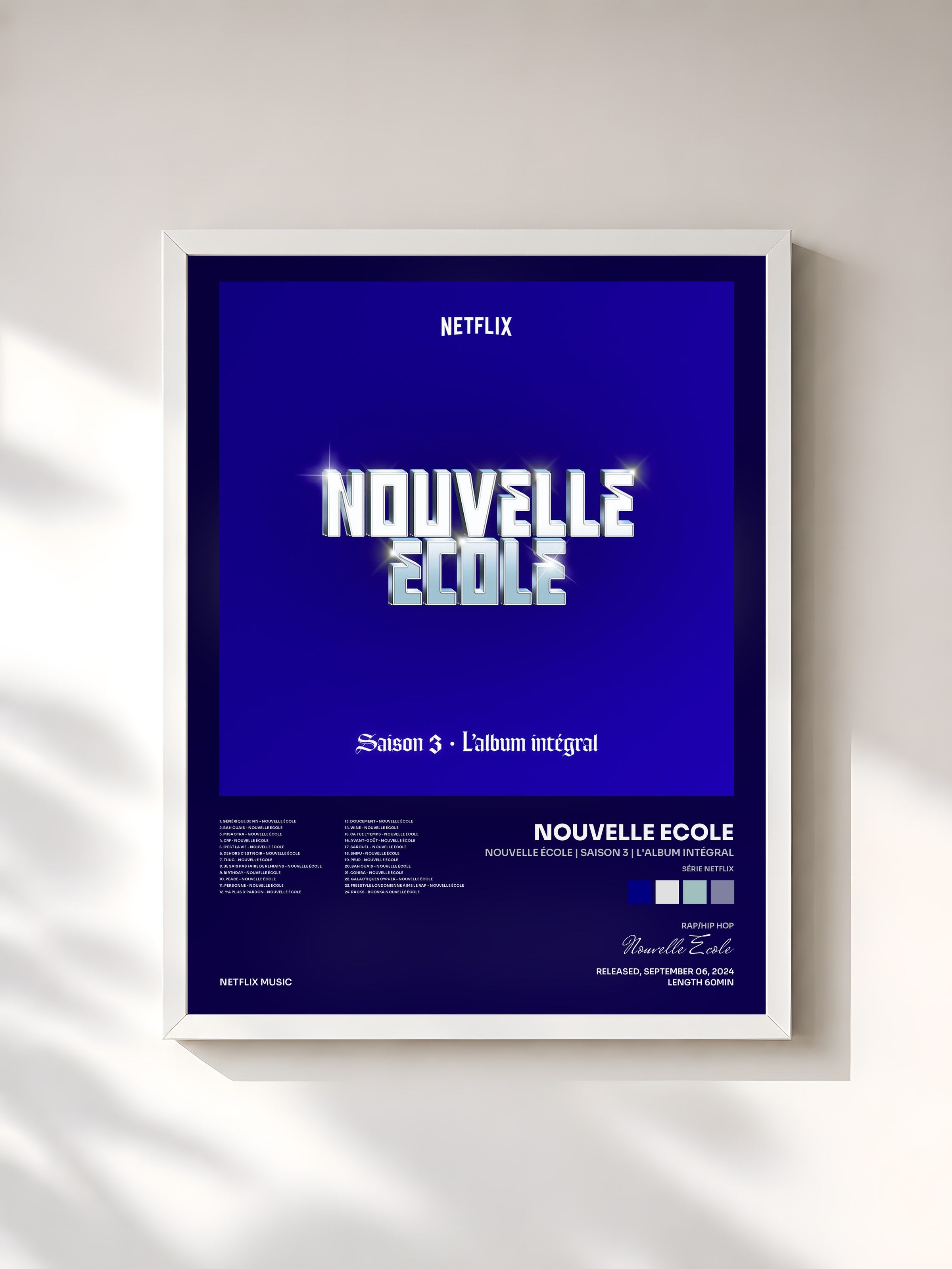 #blanc Tableau de l'album Nouvelle École | Saison 3 | L'album Intégral (Série Netflix) de Nouvelle Ecole, cadre blanc, imprimé et encadré en France