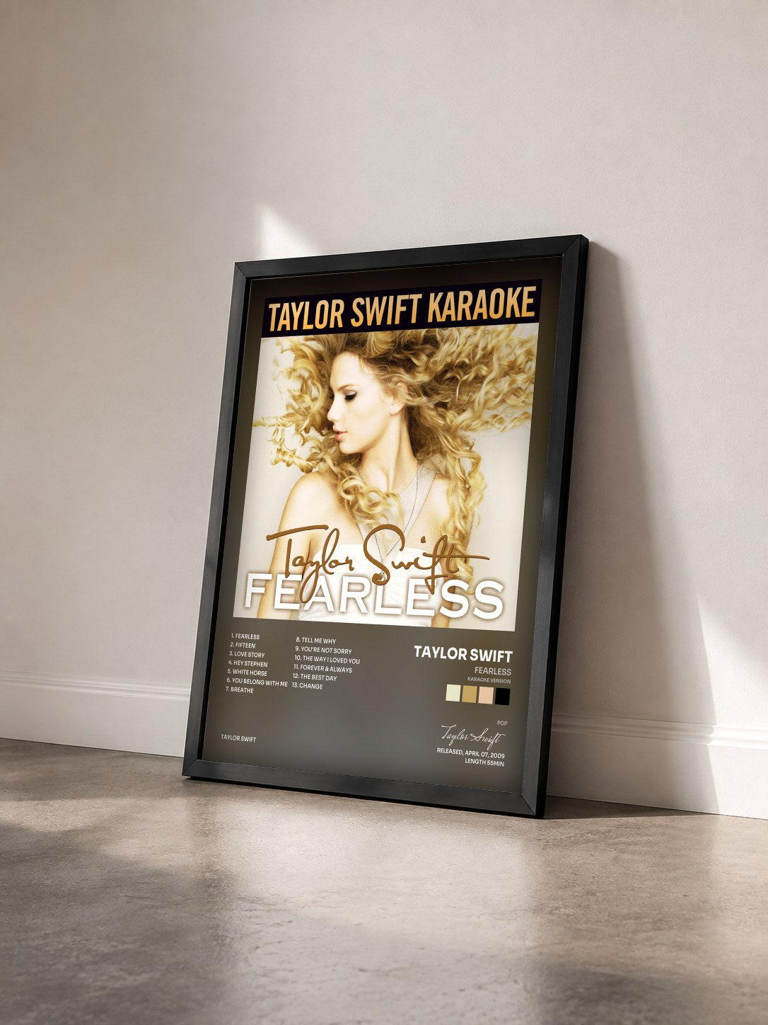 #noir Tableau de l'album Fearless (Karaoke Version) de Taylor Swift vu de trois quarts, cadre noir