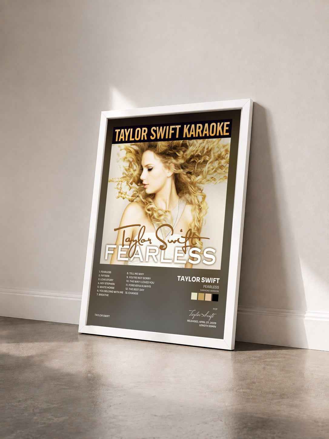 #blanc Tableau de l'album Fearless (Karaoke Version) de Taylor Swift vu de trois quarts, cadre blanc