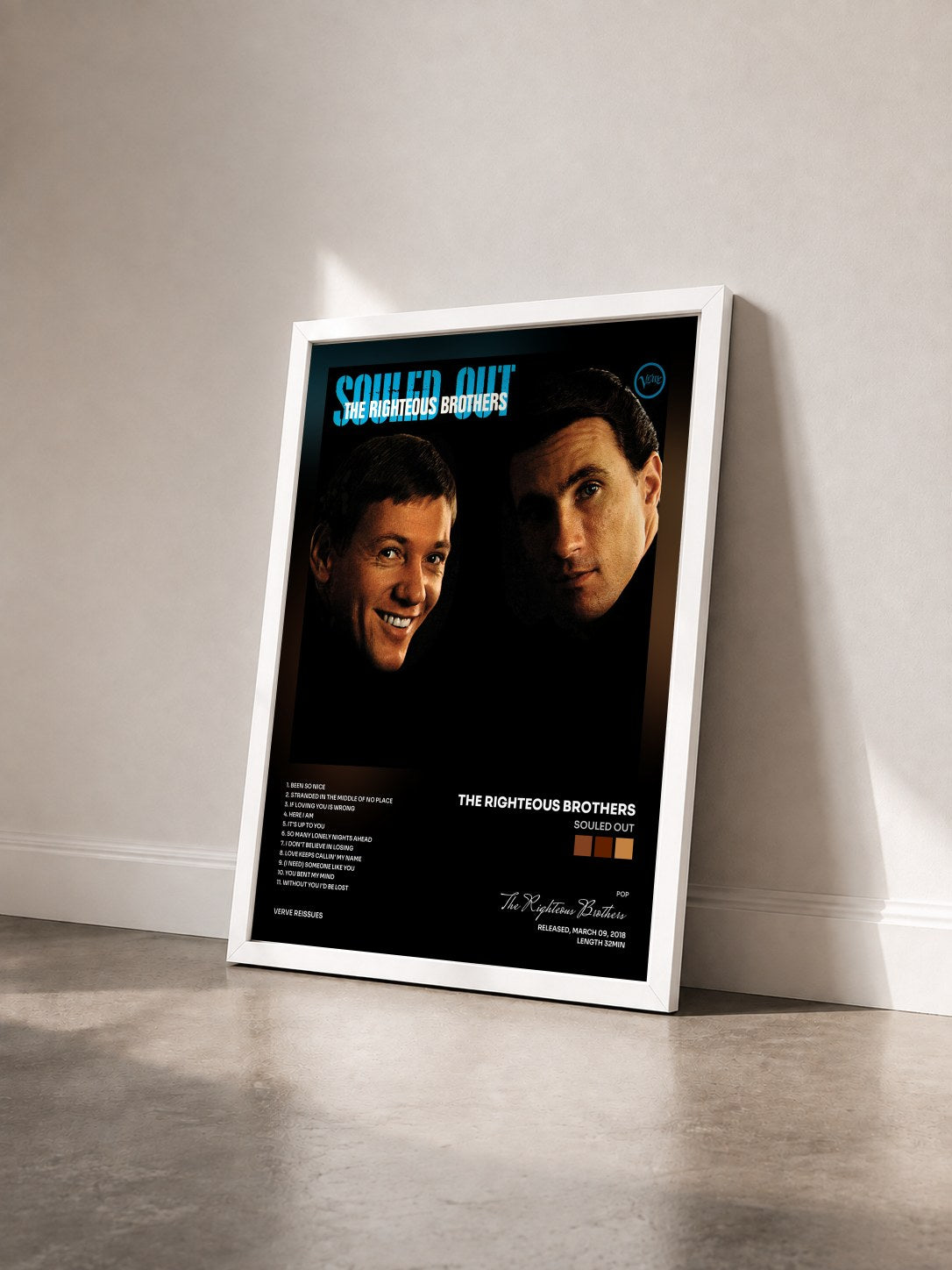 #blanc Tableau de l'album Souled Out de The Righteous Brothers vu de trois quarts, cadre blanc