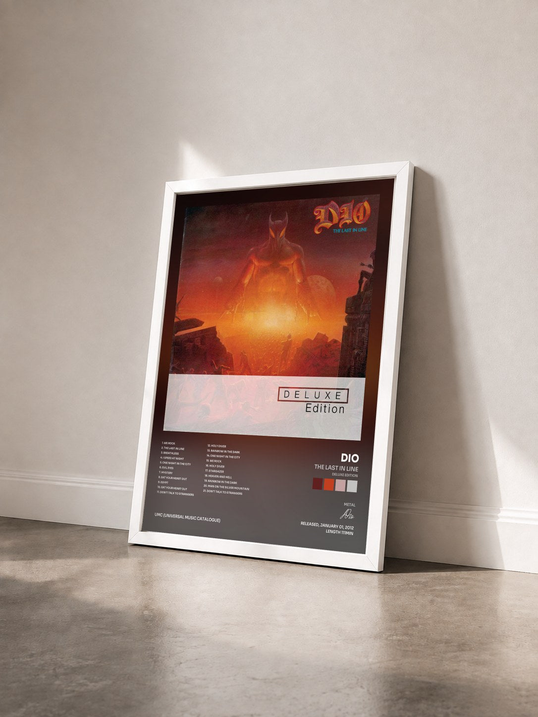 #blanc Tableau de l'album The Last In Line (Deluxe Edition) de Dio vu de trois quarts, cadre blanc