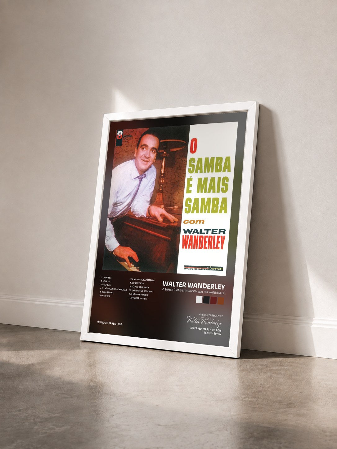 #blanc Tableau de l'album O Samba É Mais Samba Com Walter Wanderley de Walter Wanderley vu de trois quarts, cadre blanc
