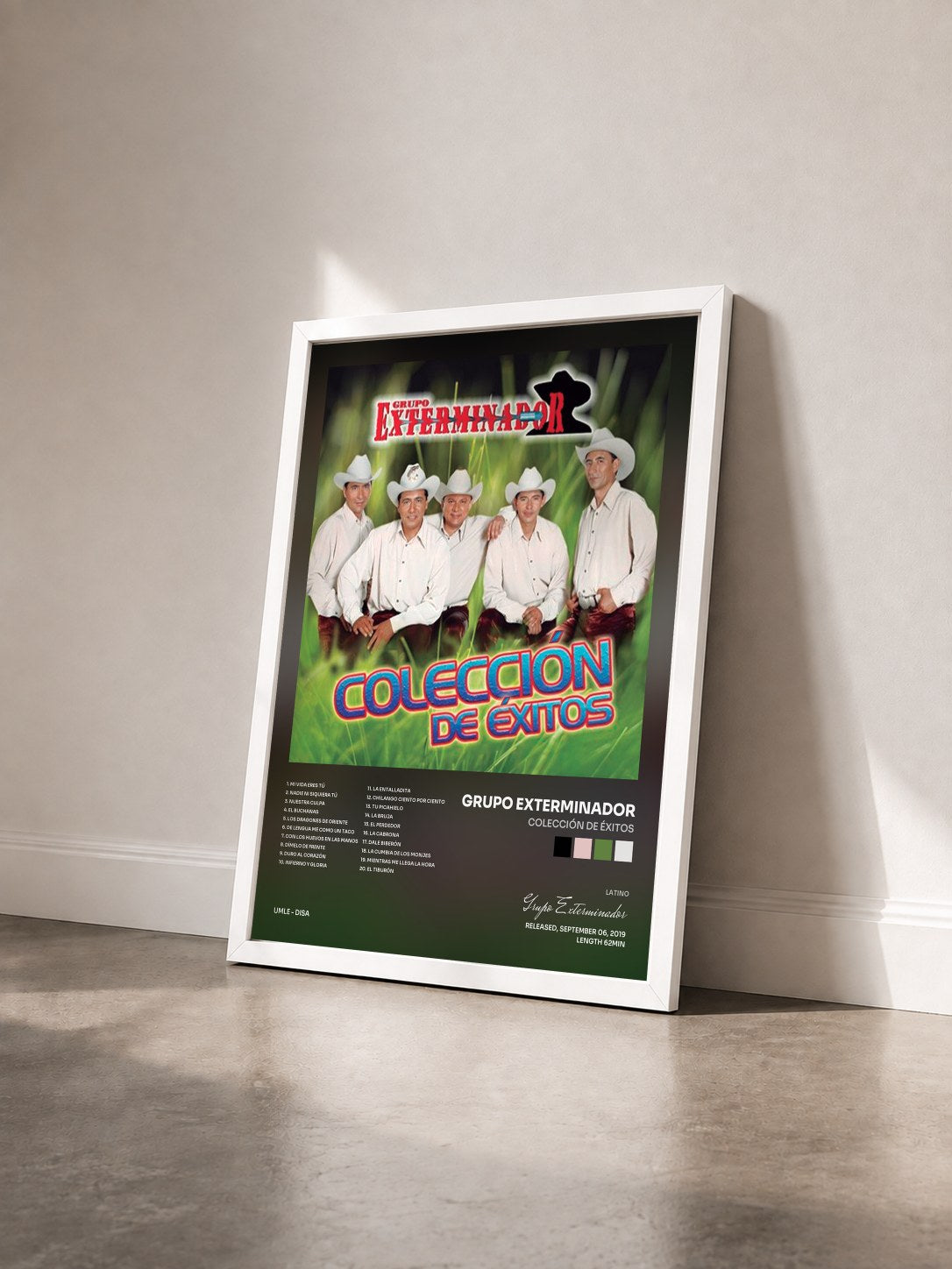 #blanc Tableau de l'album Colección De Éxitos de Grupo Exterminador vu de trois quarts, cadre blanc