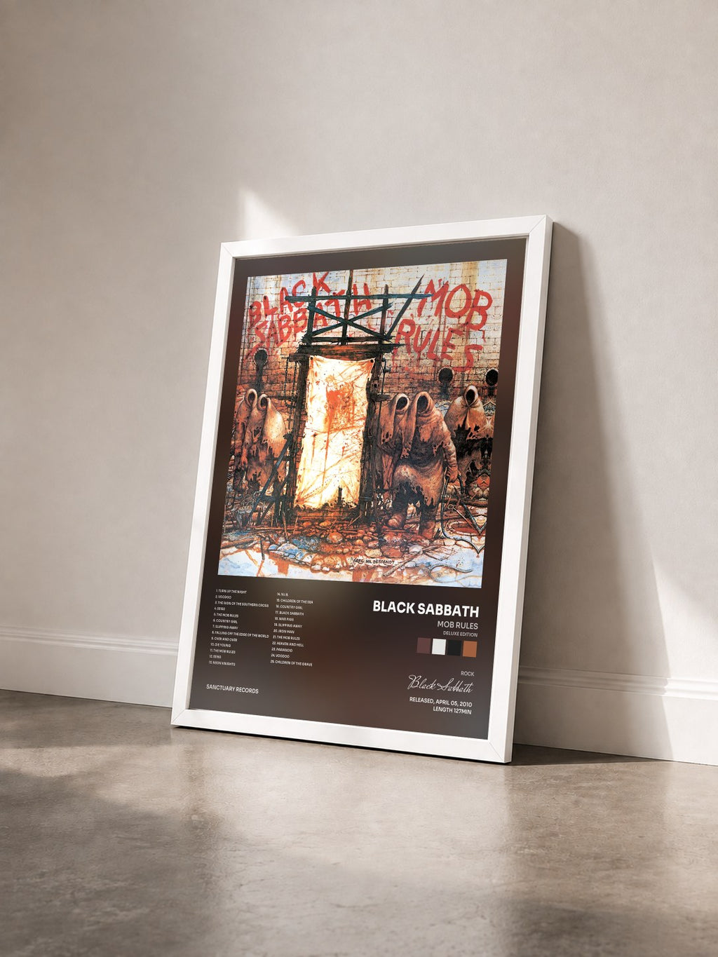 #blanc Mob Rules (Deluxe Edition) di Black Sabbath in stampa incorniciata vista di tre quarti, cornice bianca