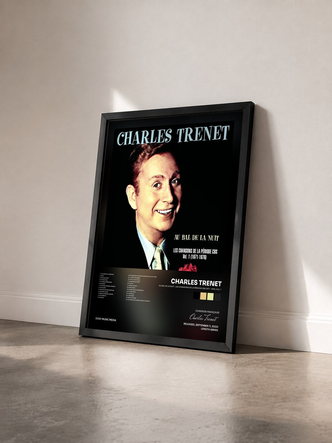 #noir Tableau de l'album Au bal de la nuit - Les chansons de la période CBS 1971 - 1976, Vol. 1 de Charles Trenet vu de trois quarts, cadre noir