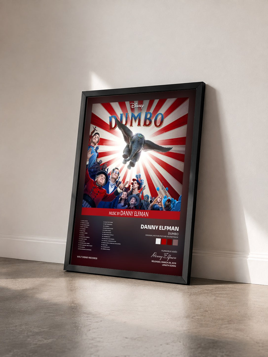 #noir Dumbo (Original Motion Picture Soundtrack) di Danny Elfman in stampa incorniciata vista di tre quarti, cornice nera