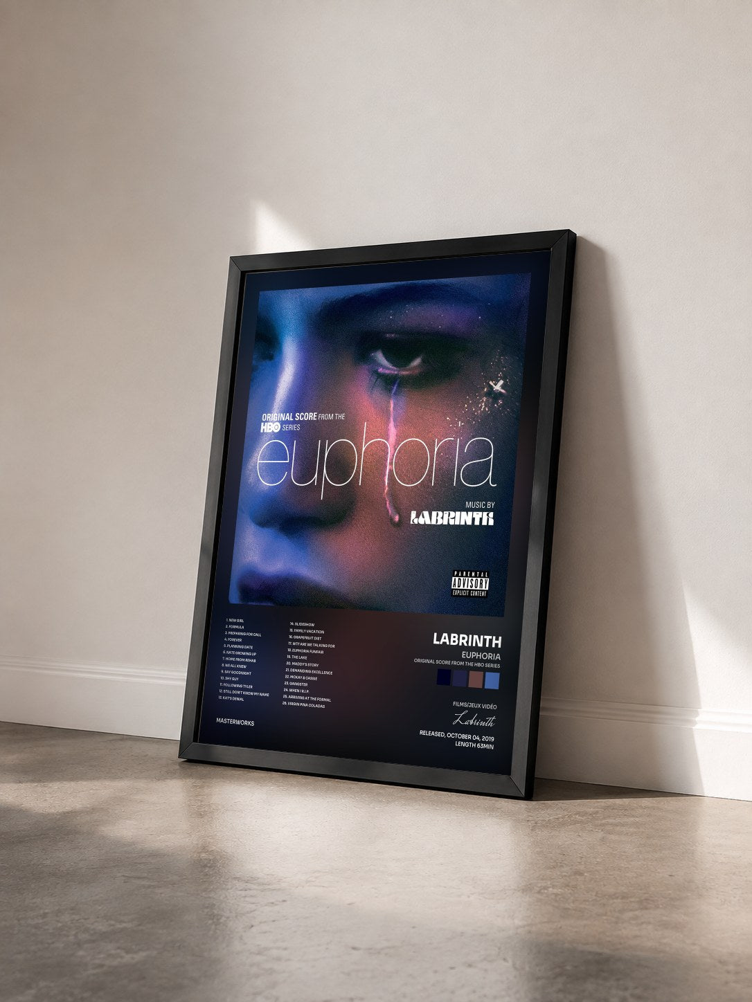 #noir Tableau de l'album Euphoria (Original Score from the HBO Series) de Labrinth vu de trois quarts, cadre noir