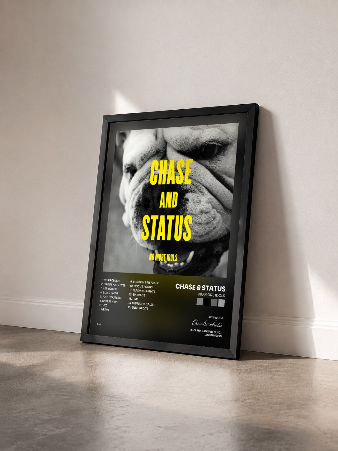 #noir Tableau de l'album No More Idols de Chase & Status vu de trois quarts, cadre noir