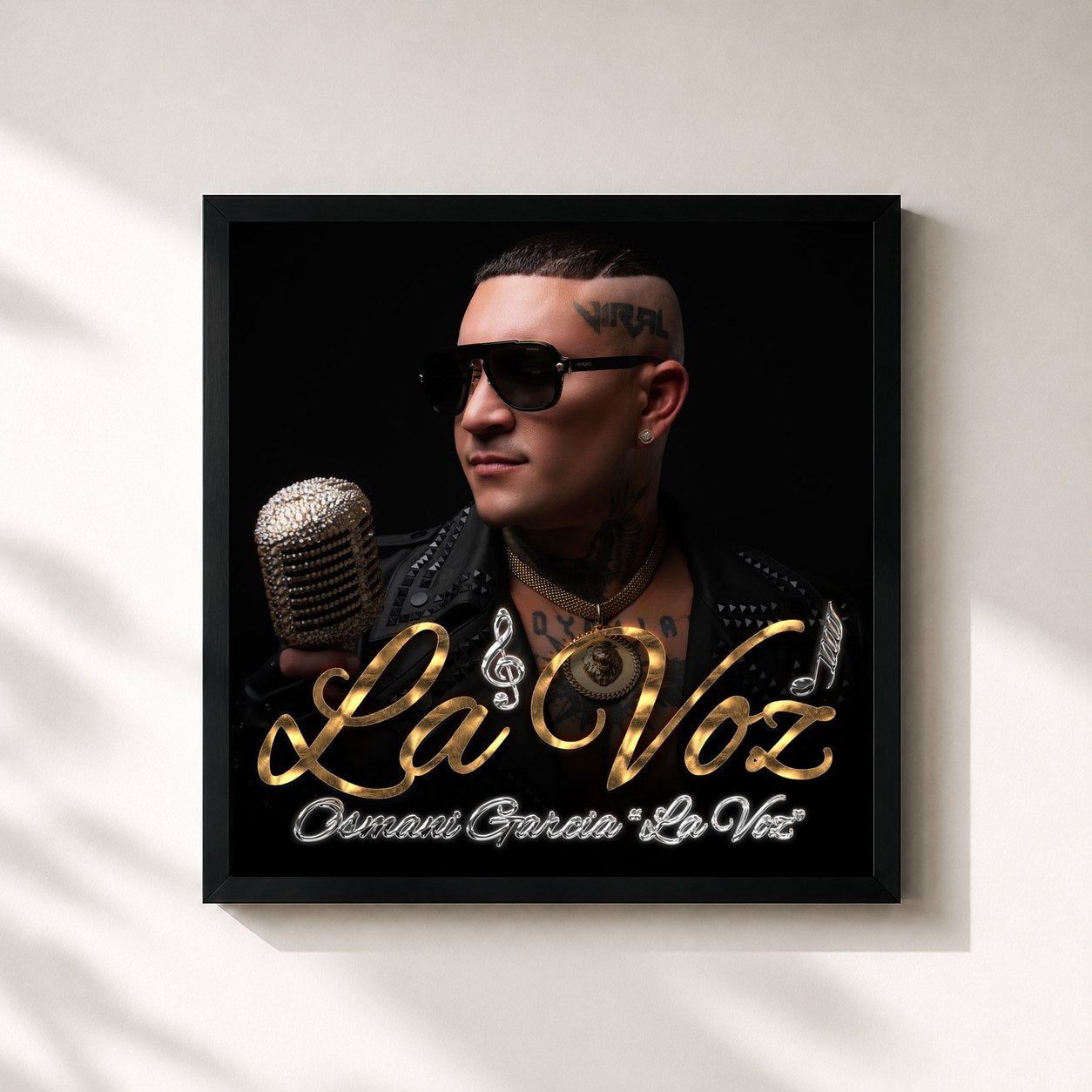 #noir Tableau carré de l'album La Voz de Osmani Garcia "La Voz", cadre noir 32x32 cm