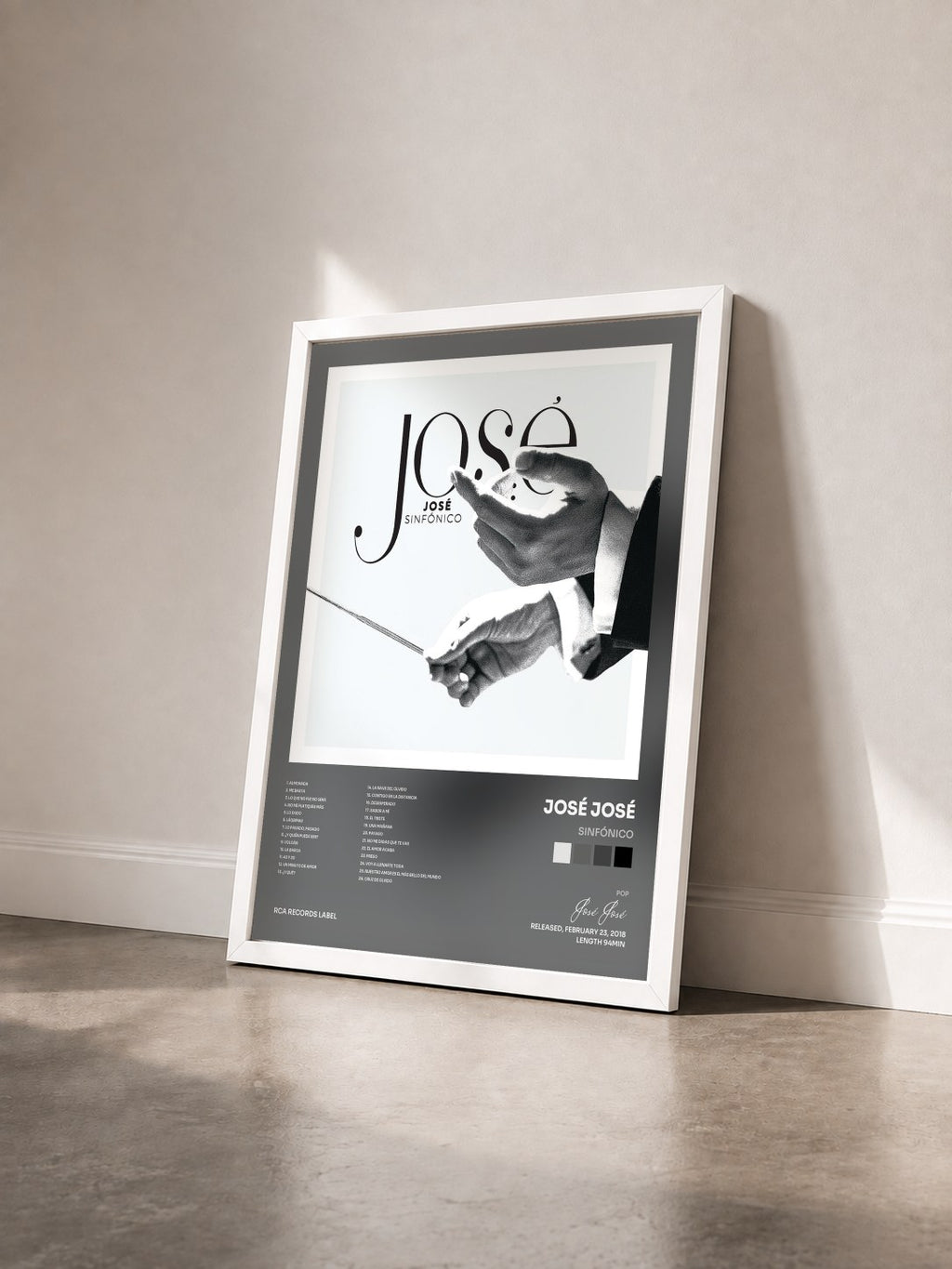 #blanc Tableau de l'album Sinfónico de José José vu de trois quarts, cadre blanc