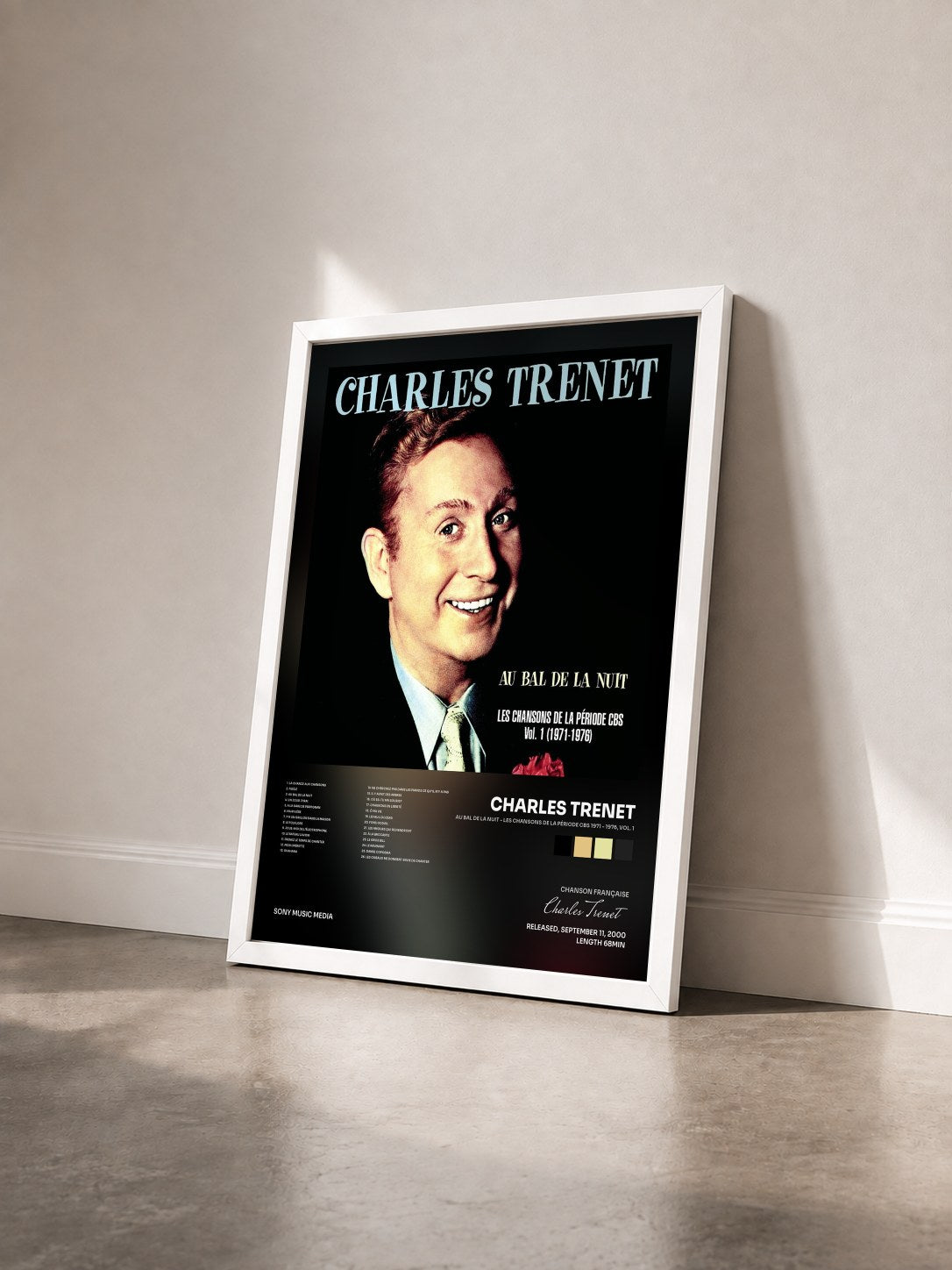 #blanc Tableau de l'album Au bal de la nuit - Les chansons de la période CBS 1971 - 1976, Vol. 1 de Charles Trenet vu de trois quarts, cadre blanc