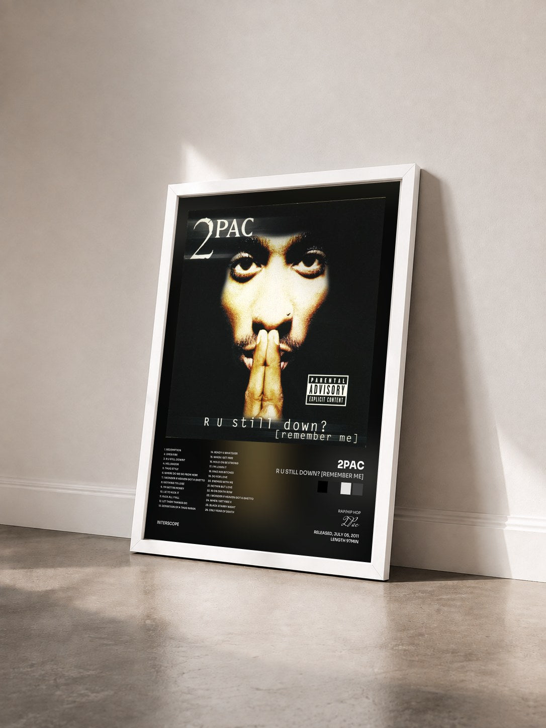 #blanc Tableau de l'album R U Still Down? [Remember Me] de 2Pac vu de trois quarts, cadre blanc