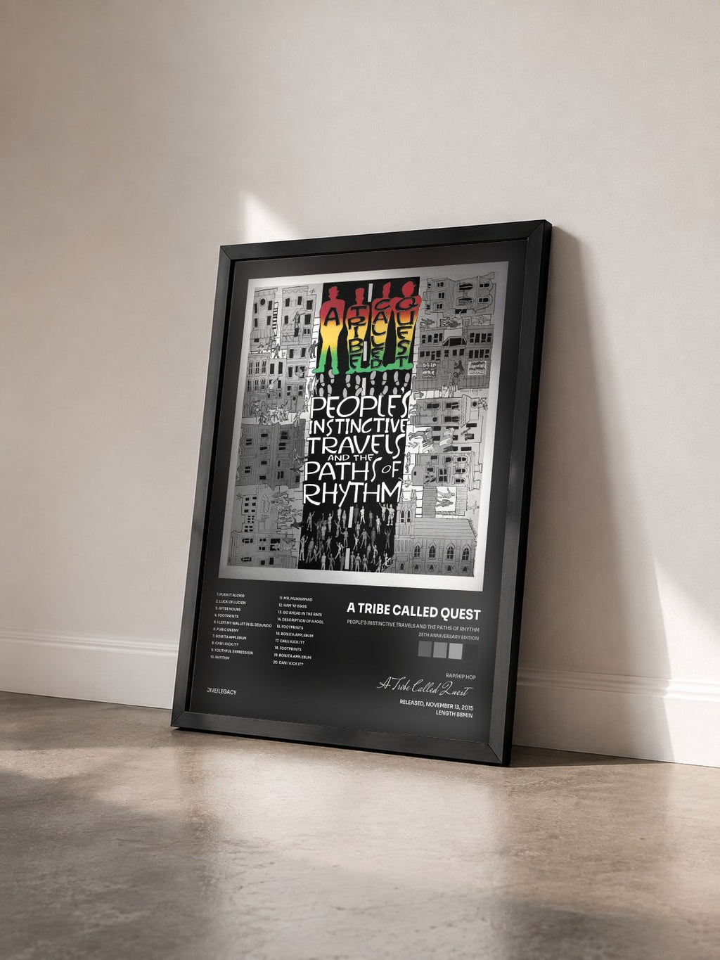 #noir Tableau de l'album People's Instinctive Travels and the Paths of Rhythm (25th Anniversary Edition) de A Tribe Called Quest vu de trois quarts, cadre noir