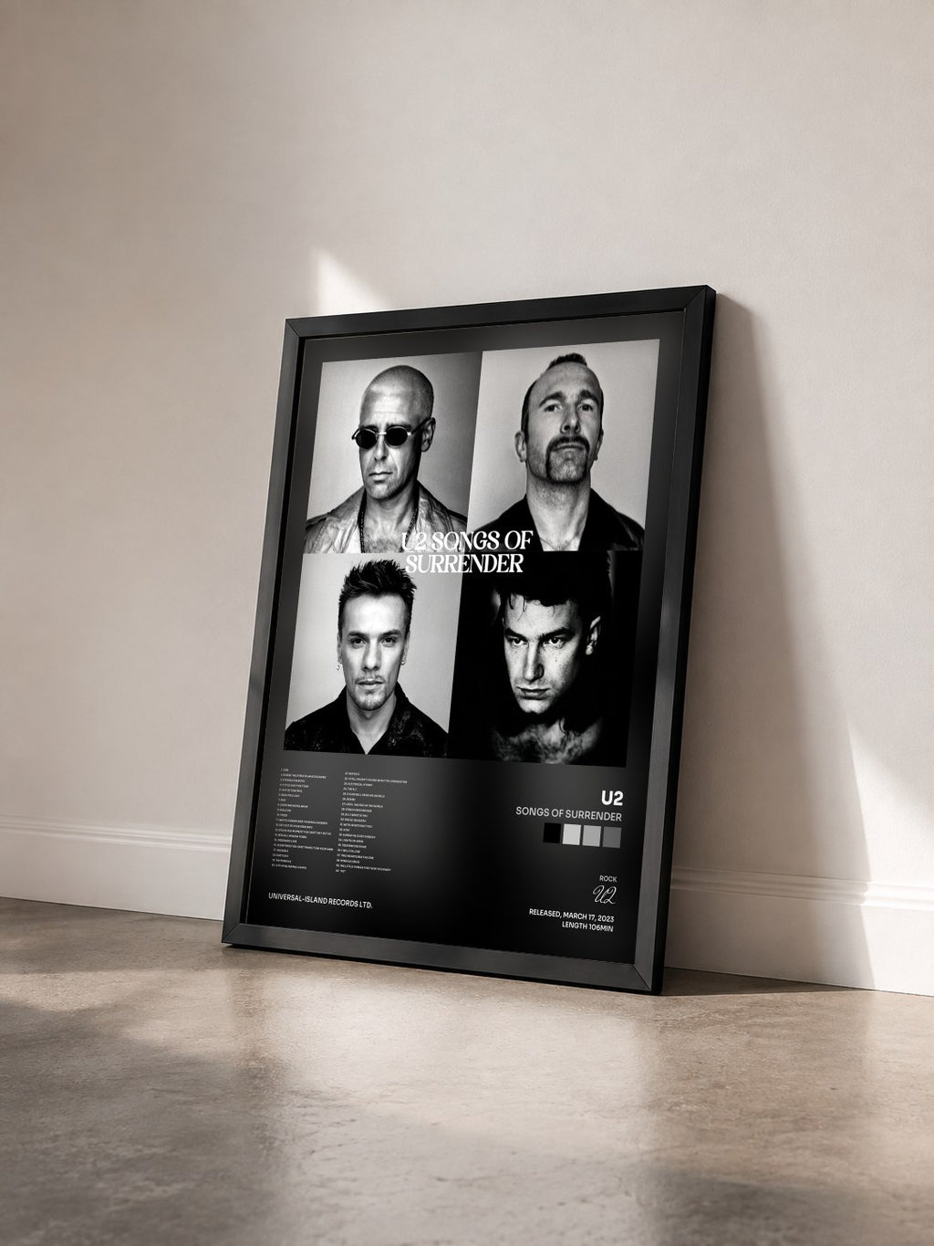 #noir Songs Of Surrender di U2 in stampa incorniciata vista di tre quarti, cornice nera