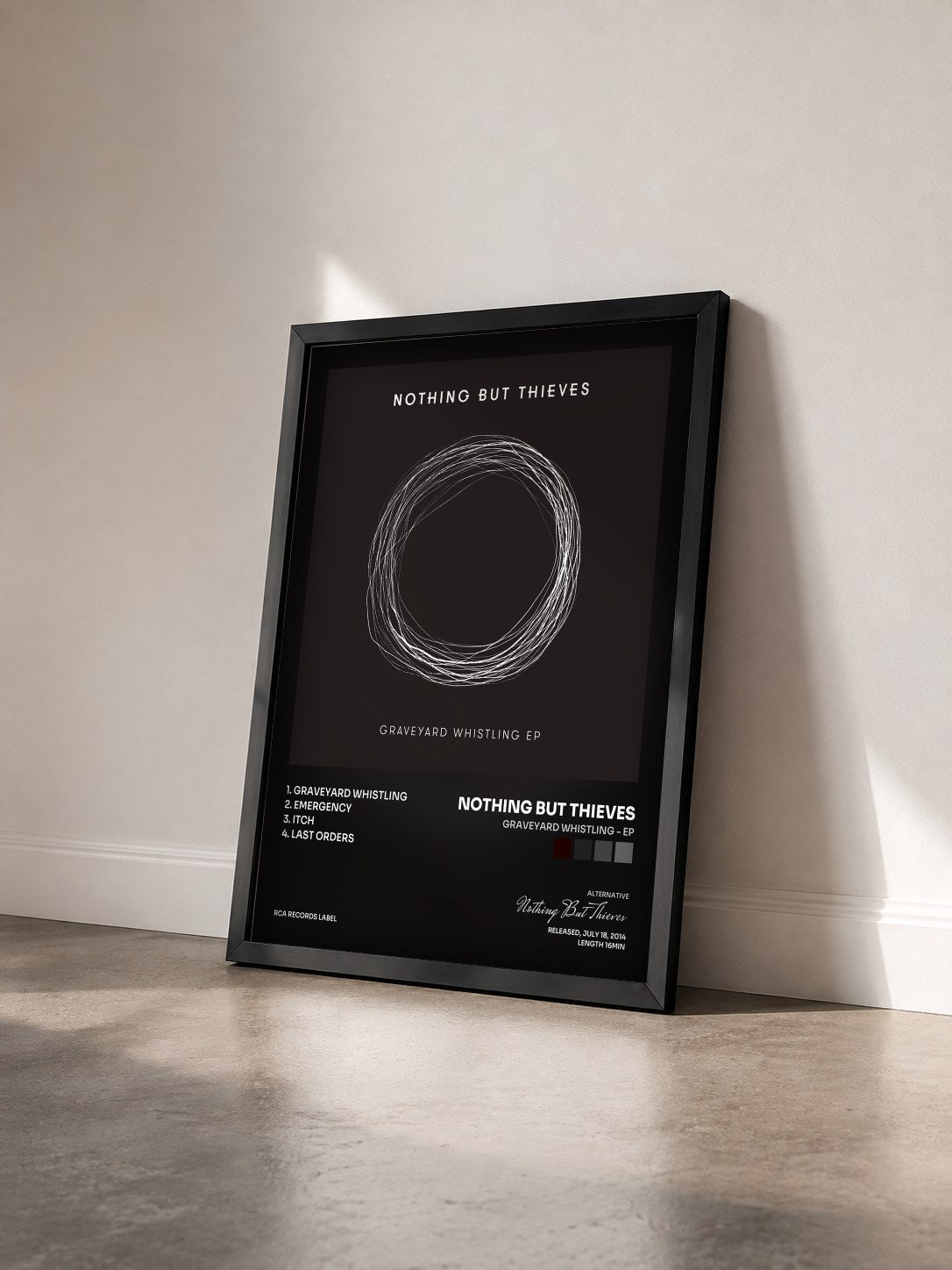 #noir Tableau de l'album Graveyard Whistling - EP de Nothing But Thieves vu de trois quarts, cadre noir