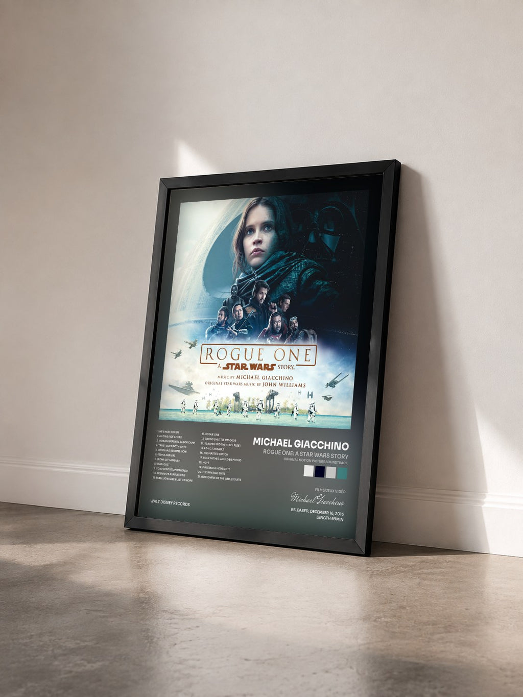 #noir Tableau de l'album Rogue One: A Star Wars Story (Original Motion Picture Soundtrack) de Michael Giacchino vu de trois quarts, cadre noir