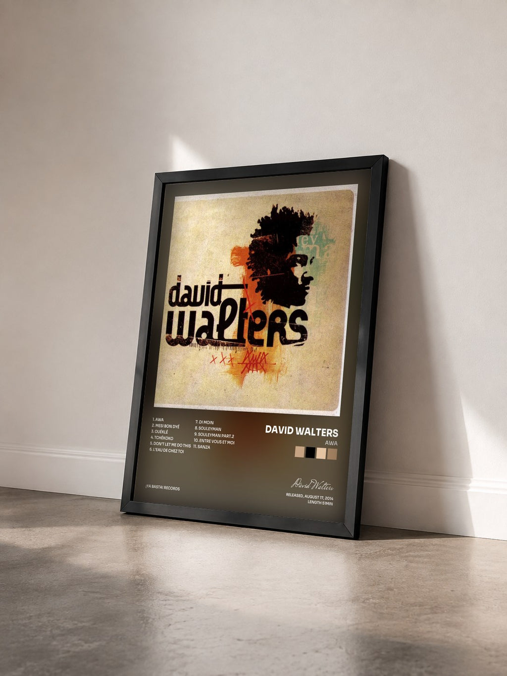 #noir Awa di David Walters in stampa incorniciata vista di tre quarti, cornice nera
