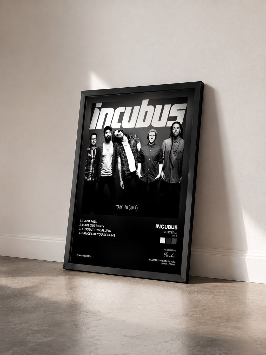 #noir Trust Fall (Side A) von Incubus als gerahmter Kunstdruck von schräg gesehen, schwarzer Rahmen