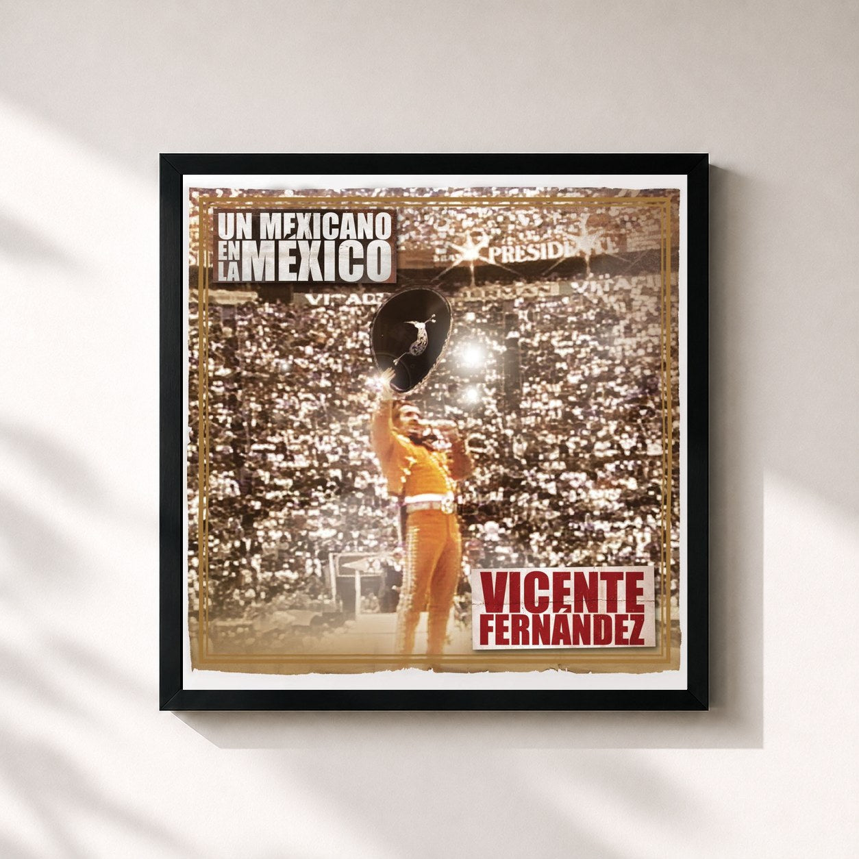 #noir Tableau carré de l'album Un Mexicano En La México - Vicente Fernández de Vicente Fernández, cadre noir 32x32 cm