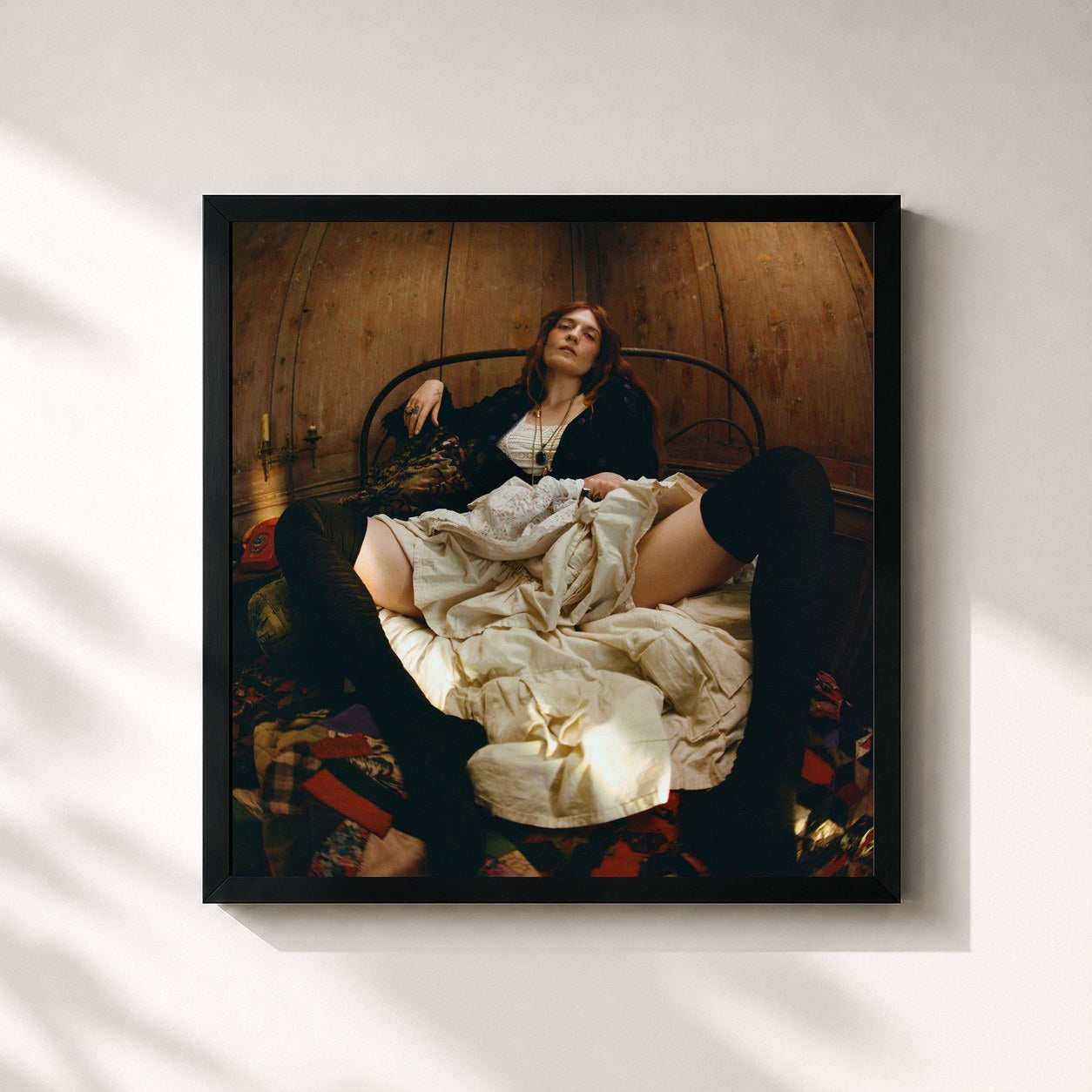#noir Tableau carré de l'album Everybody Scream de Florence + The Machine, cadre noir 32x32 cm