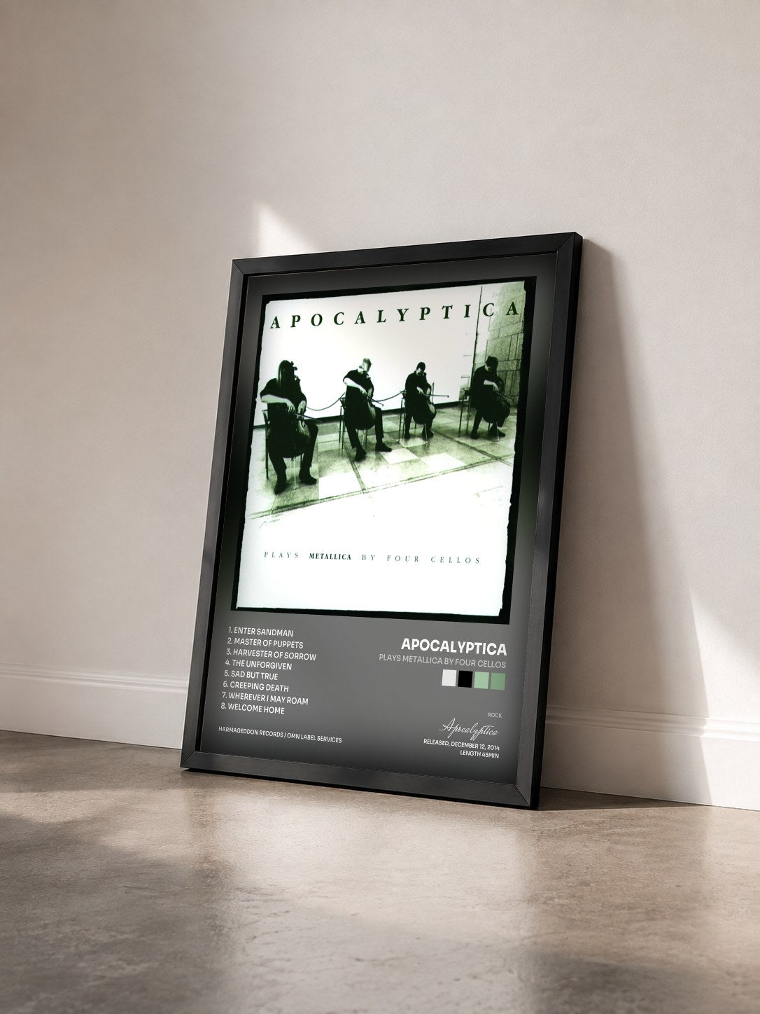 #noir Plays Metallica by Four Cellos di Apocalyptica in stampa incorniciata vista di tre quarti, cornice nera