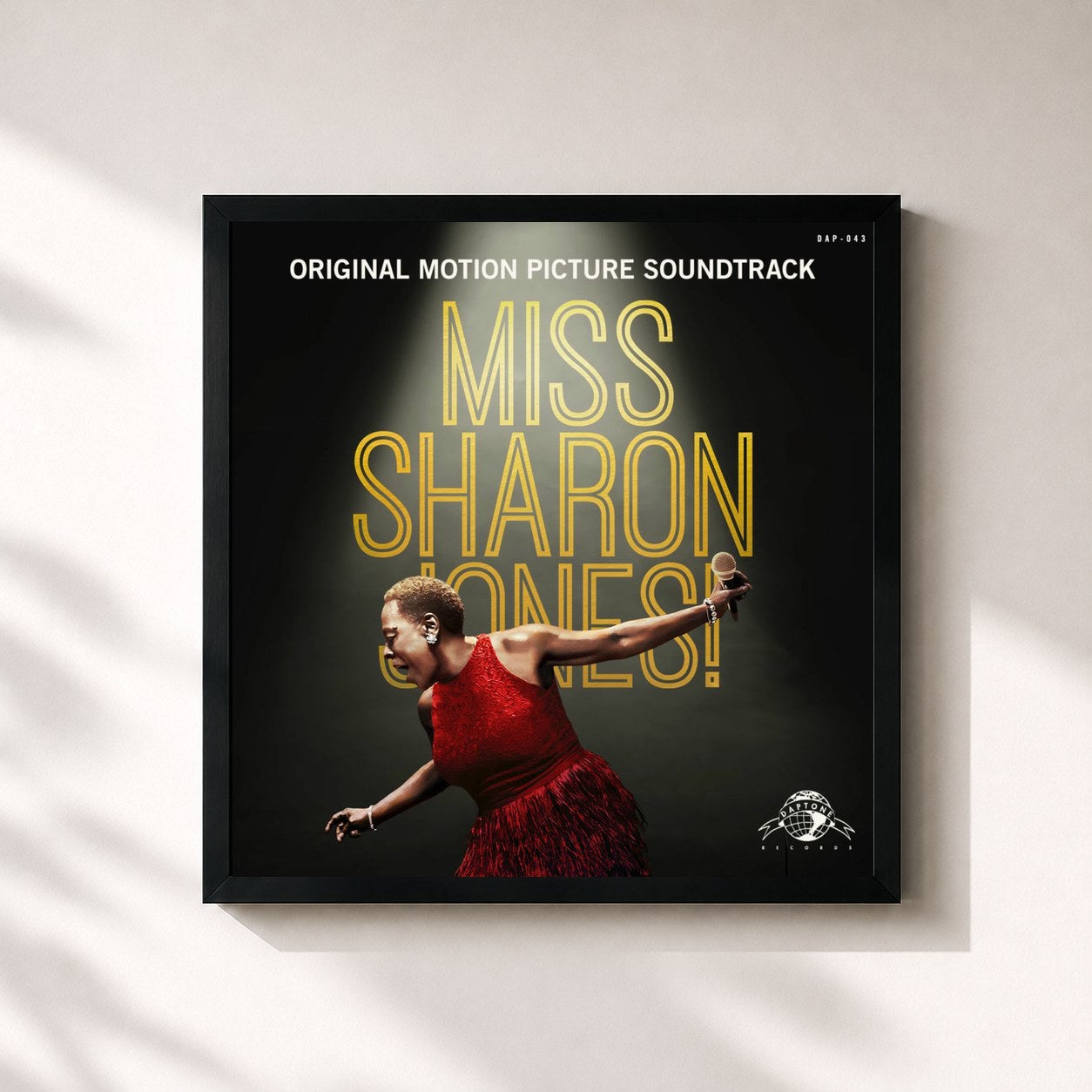 #noir Tableau carré de l'album Miss Sharon Jones! (Original Motion Picture Soundtrack) de Sharon Jones & The Dap-Kings, cadre noir 32x32 cm