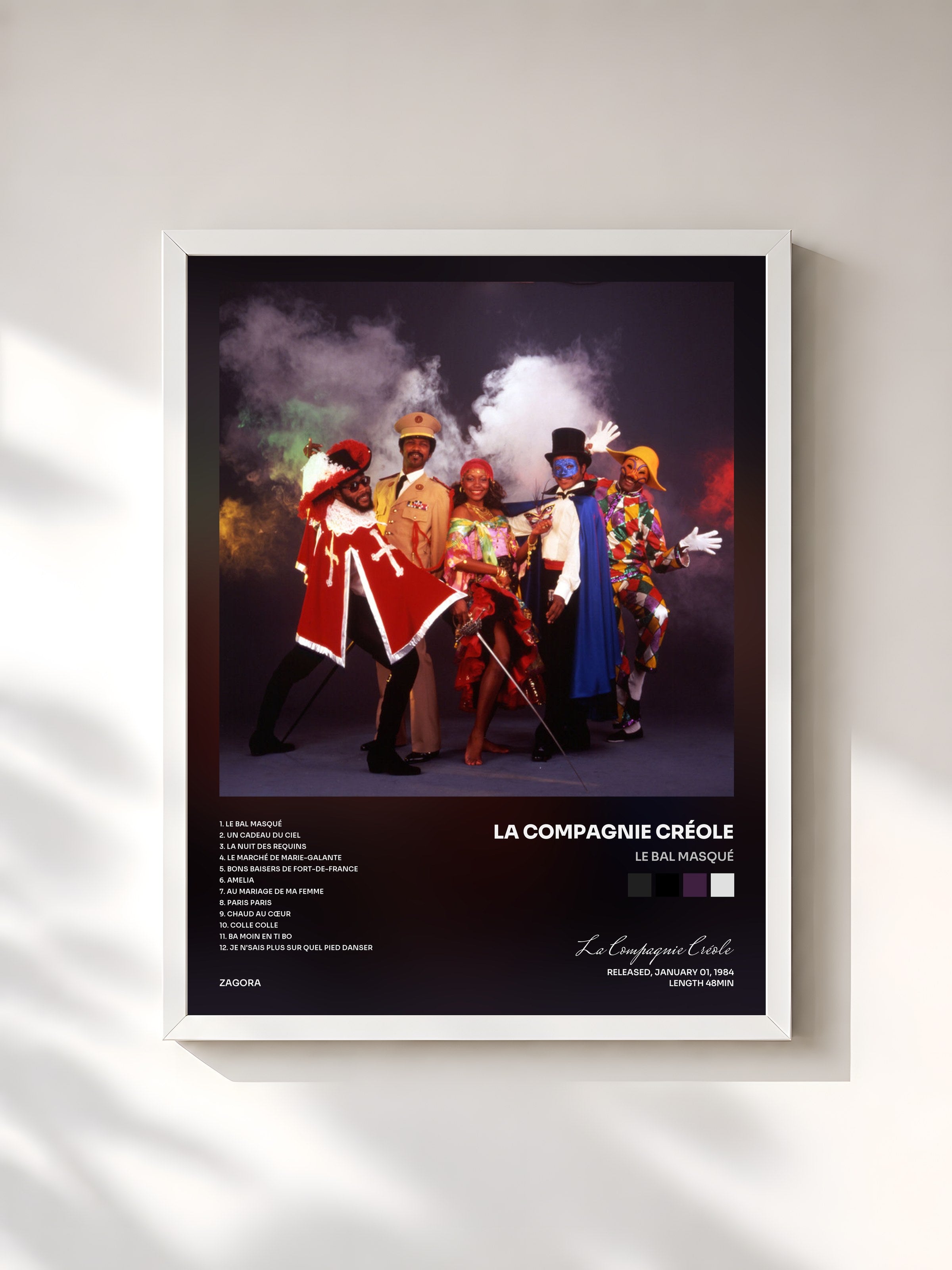 #blanc Tableau de l'album Le bal masqué de La Compagnie Créole, cadre blanc, imprimé et encadré en France