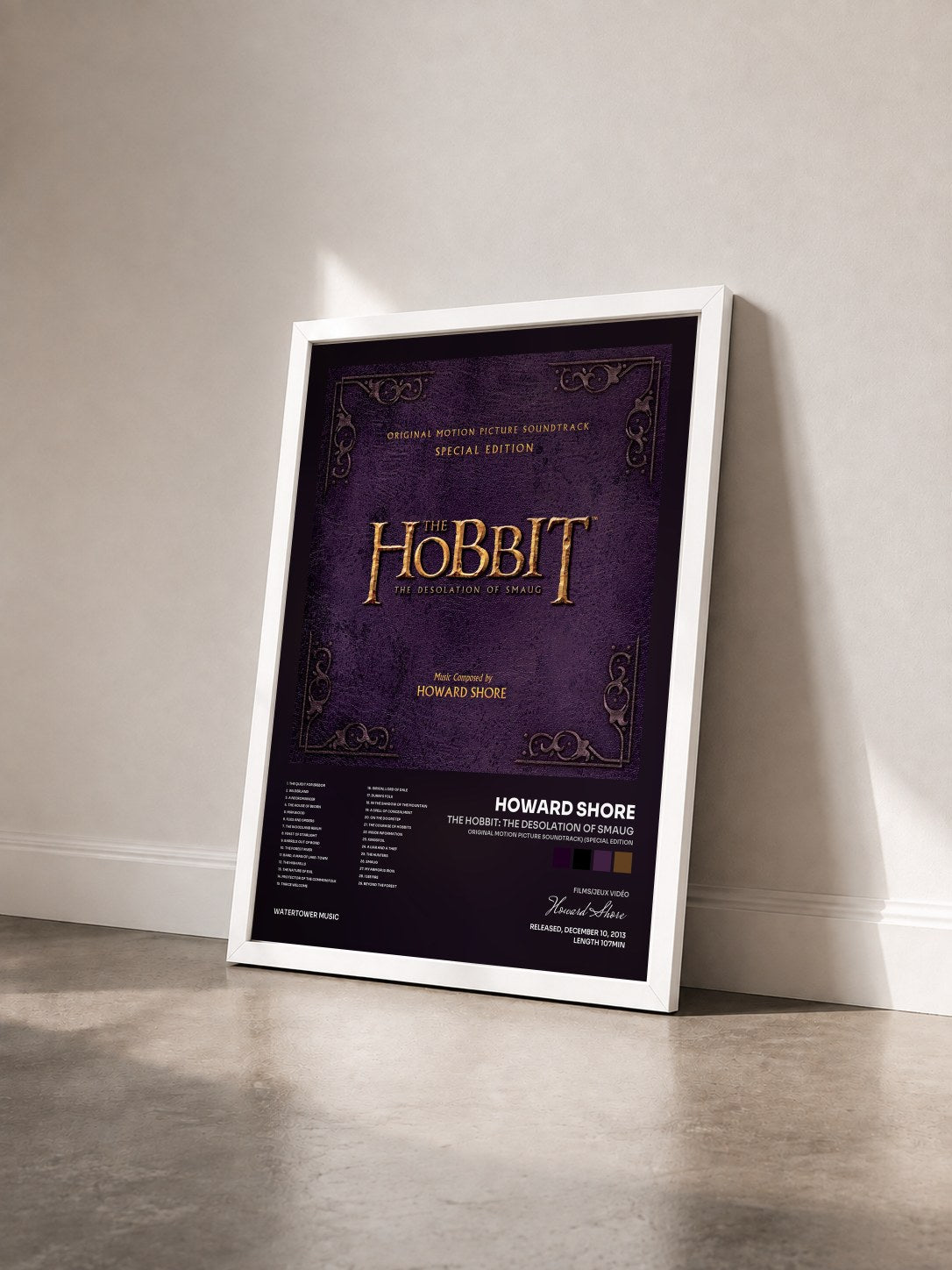 #blanc Tableau de l'album The Hobbit: The Desolation of Smaug (Original Motion Picture Soundtrack) (Special Edition) de Howard Shore vu de trois quarts, cadre blanc
