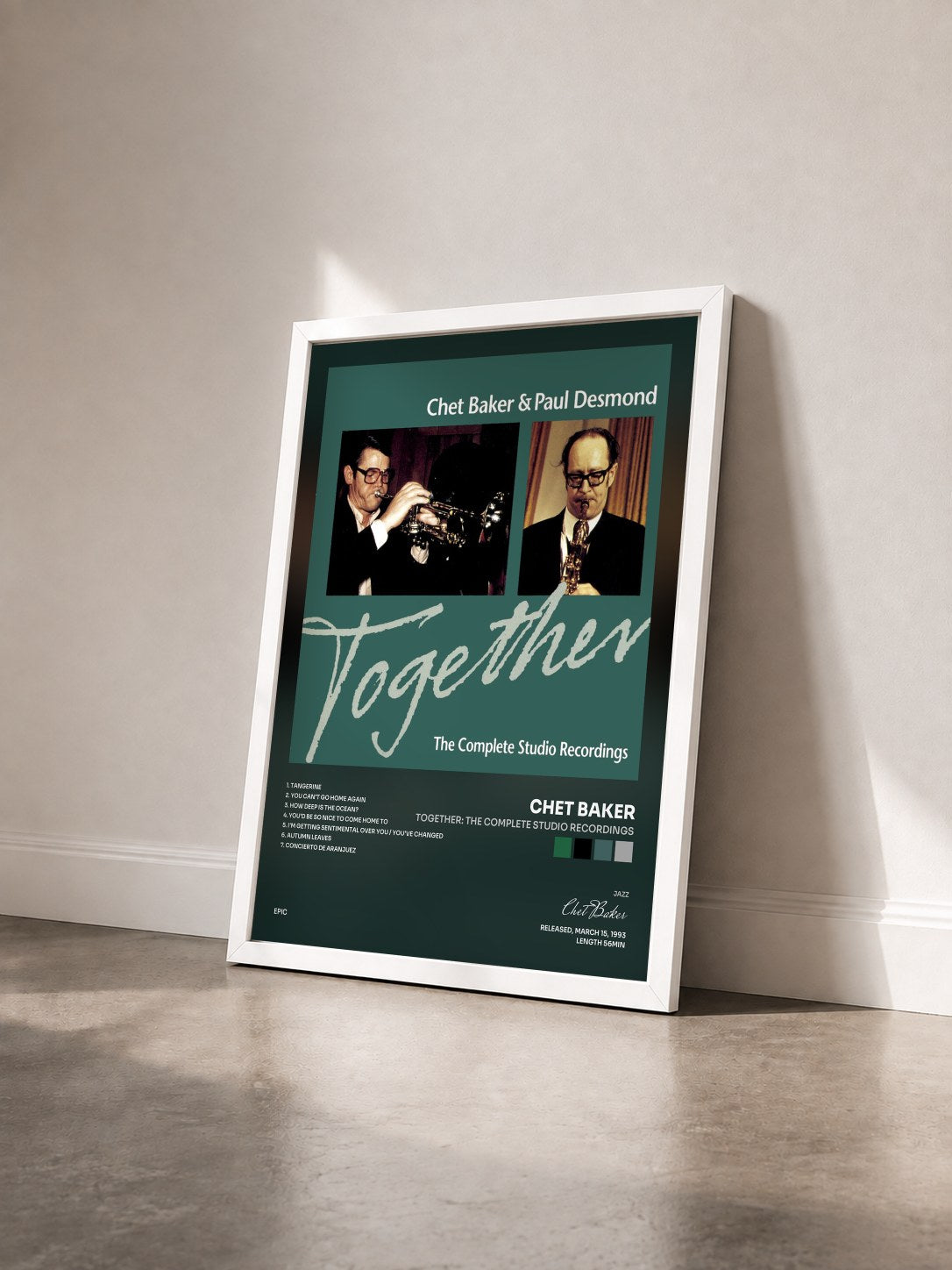 #blanc Tableau de l'album Together: The Complete Studio Recordings de Chet Baker vu de trois quarts, cadre blanc