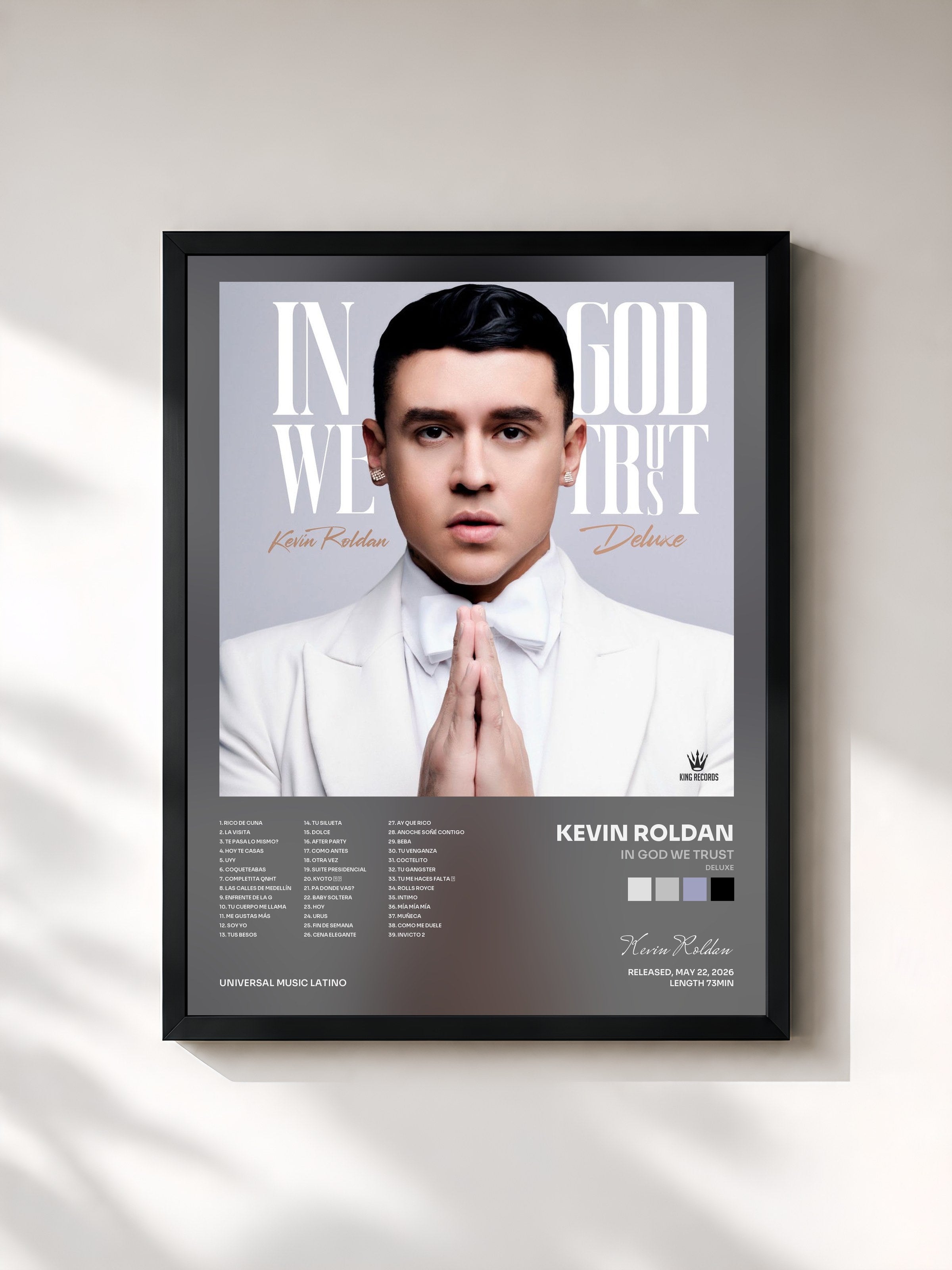 #noir Tableau de l'album In God We Trust (Deluxe) de Kevin Roldan, cadre noir, imprimé et encadré en France