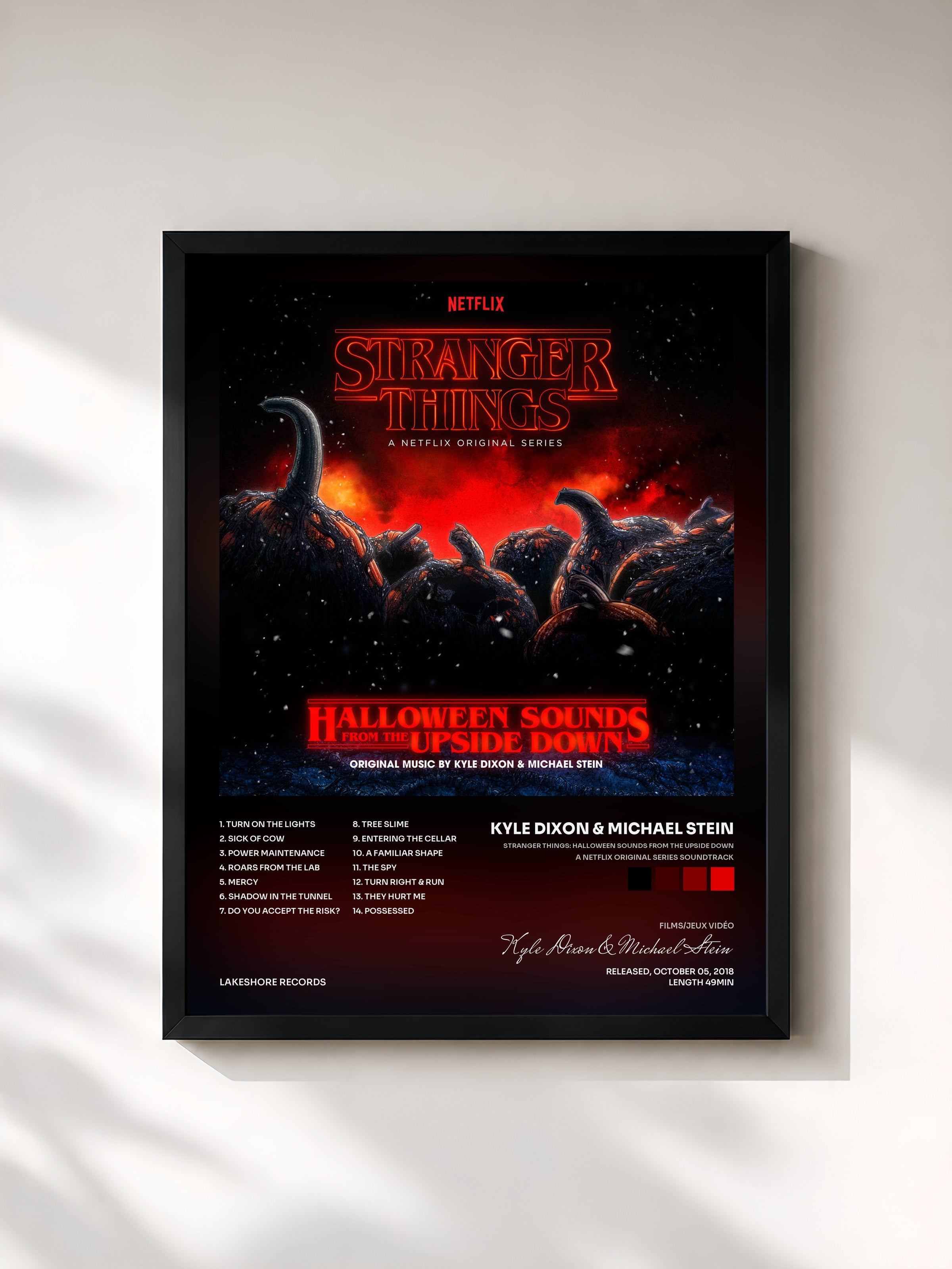 #noir Tableau de l'album Stranger Things: Halloween Sounds from the Upside Down (a Netflix Original Series Soundtrack) de Kyle Dixon & Michael Stein, cadre noir, imprimé et encadré en France