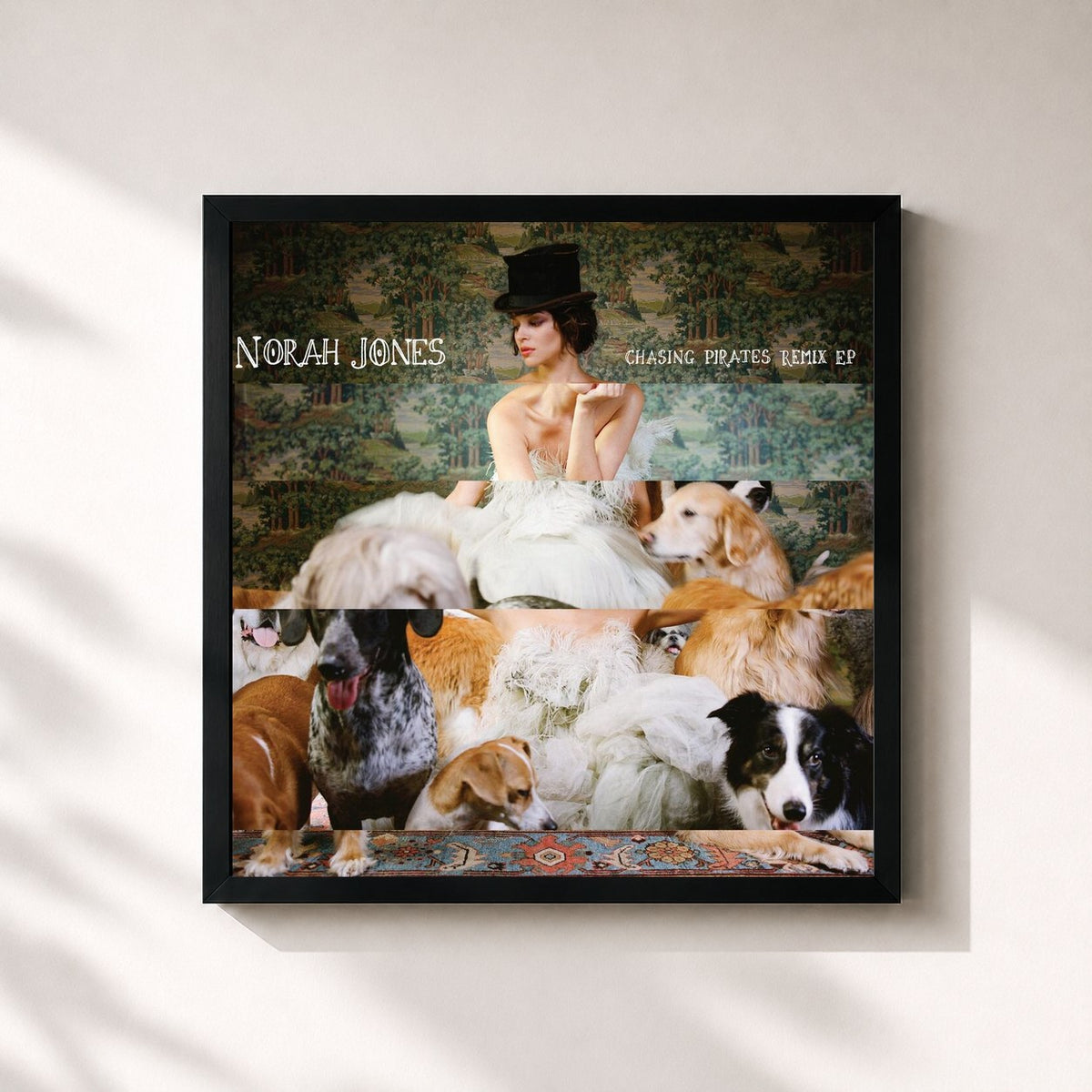 #noir Tableau carré de l'album Chasing Pirates Remix EP (Remix) de Norah Jones, cadre noir 32x32 cm