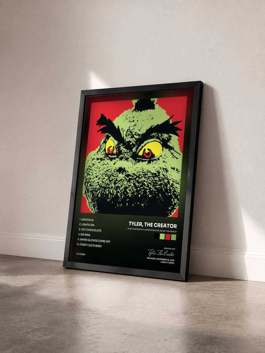 #noir Music Inspired by Illumination & Dr. Seuss' The Grinch de Tyler, The Creator en lámina enmarcada vista de tres cuartos, marco negro