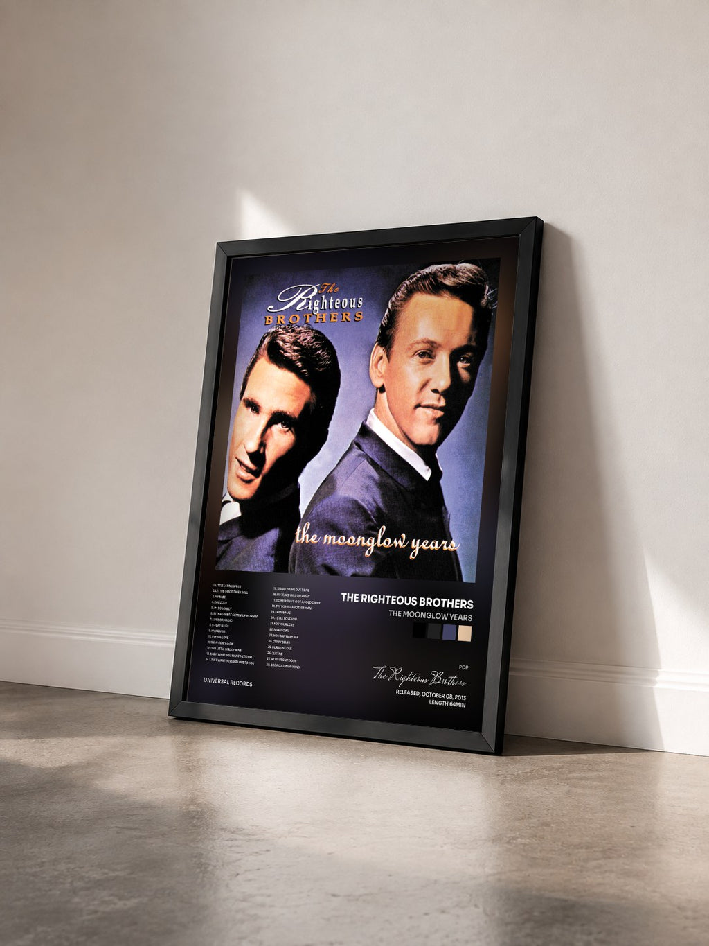 #noir Tableau de l'album The Moonglow Years de The Righteous Brothers vu de trois quarts, cadre noir