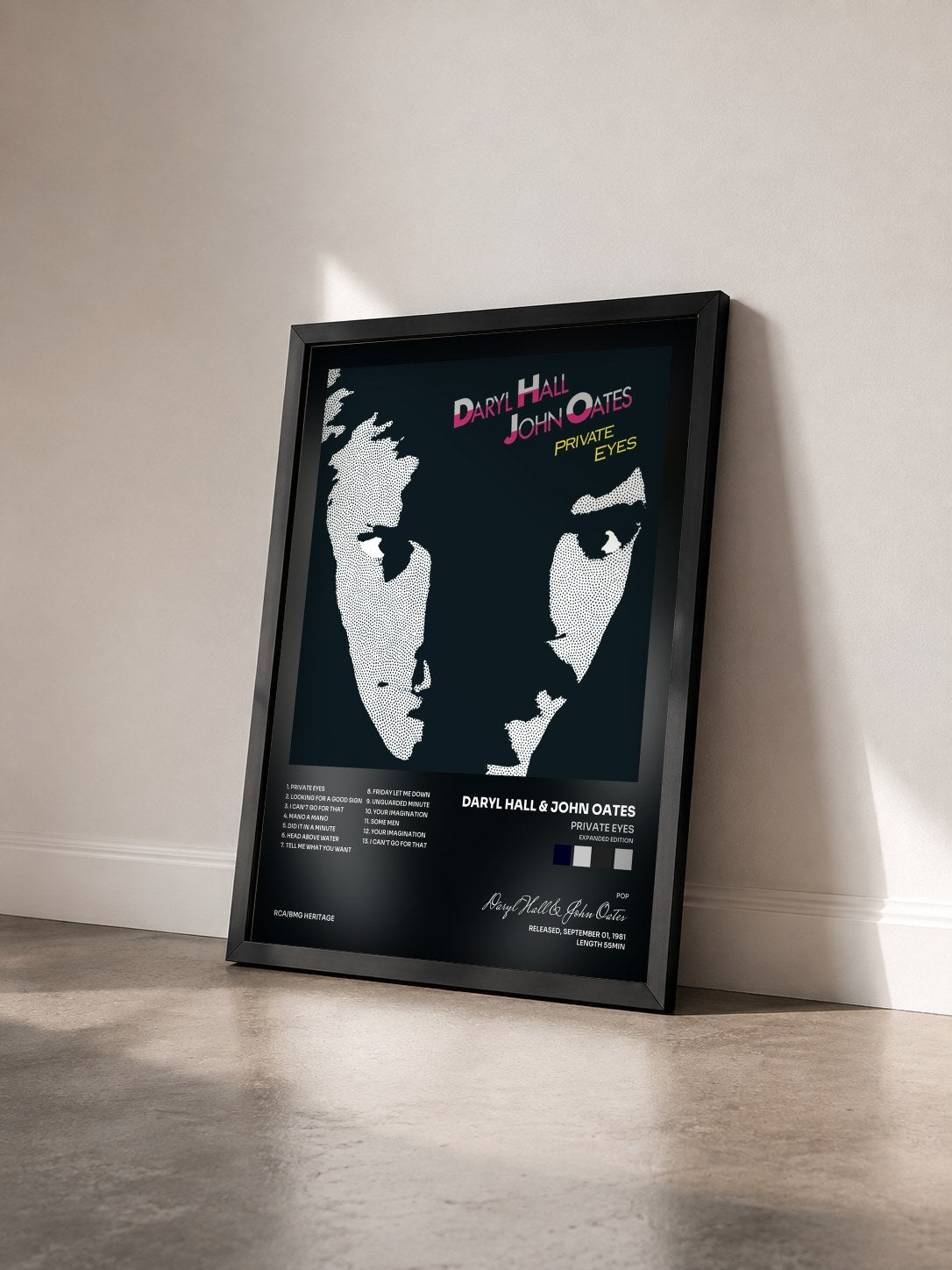 #noir Tableau de l'album Private Eyes (Expanded Edition) de Daryl Hall & John Oates vu de trois quarts, cadre noir