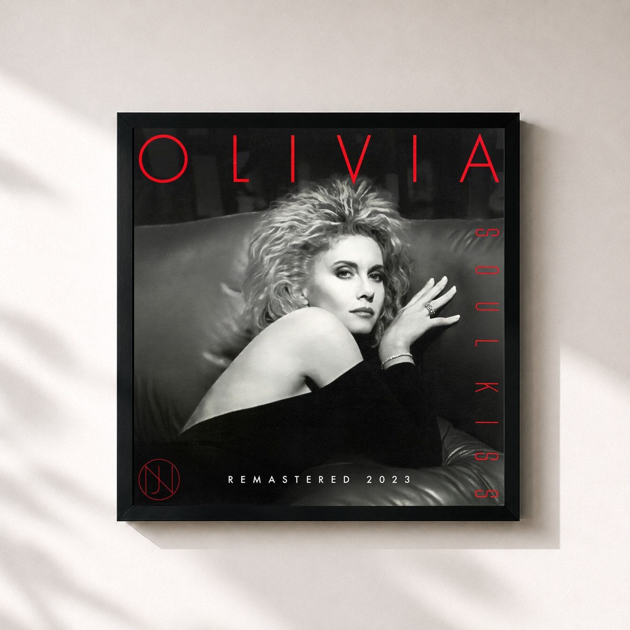 #noir Tableau carré de l'album Soul Kiss (Remastered 2023) de Olivia Newton-John, cadre noir 32x32 cm