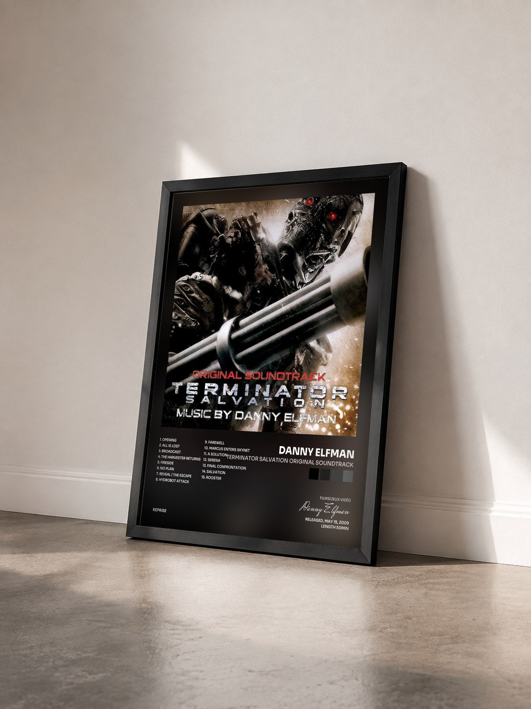 #noir Tableau de l'album Terminator Salvation Original Soundtrack de Danny Elfman vu de trois quarts, cadre noir