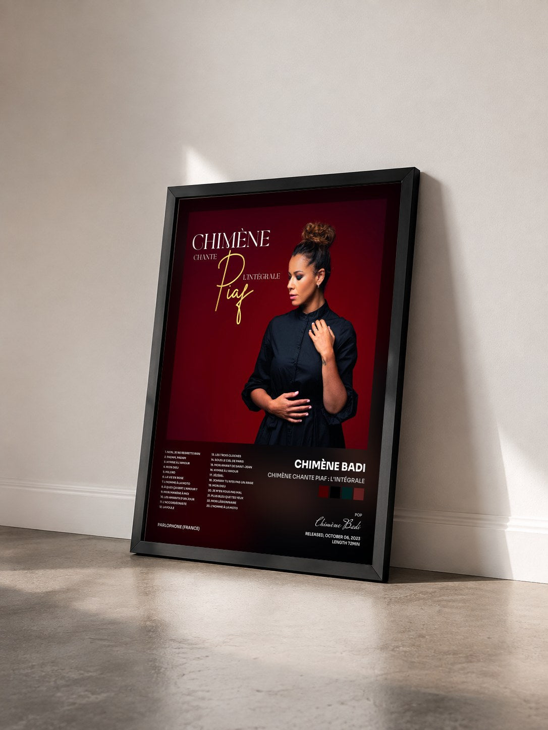 #noir Tableau de l'album Chimène chante Piaf : L'intégrale de Chimène Badi vu de trois quarts, cadre noir